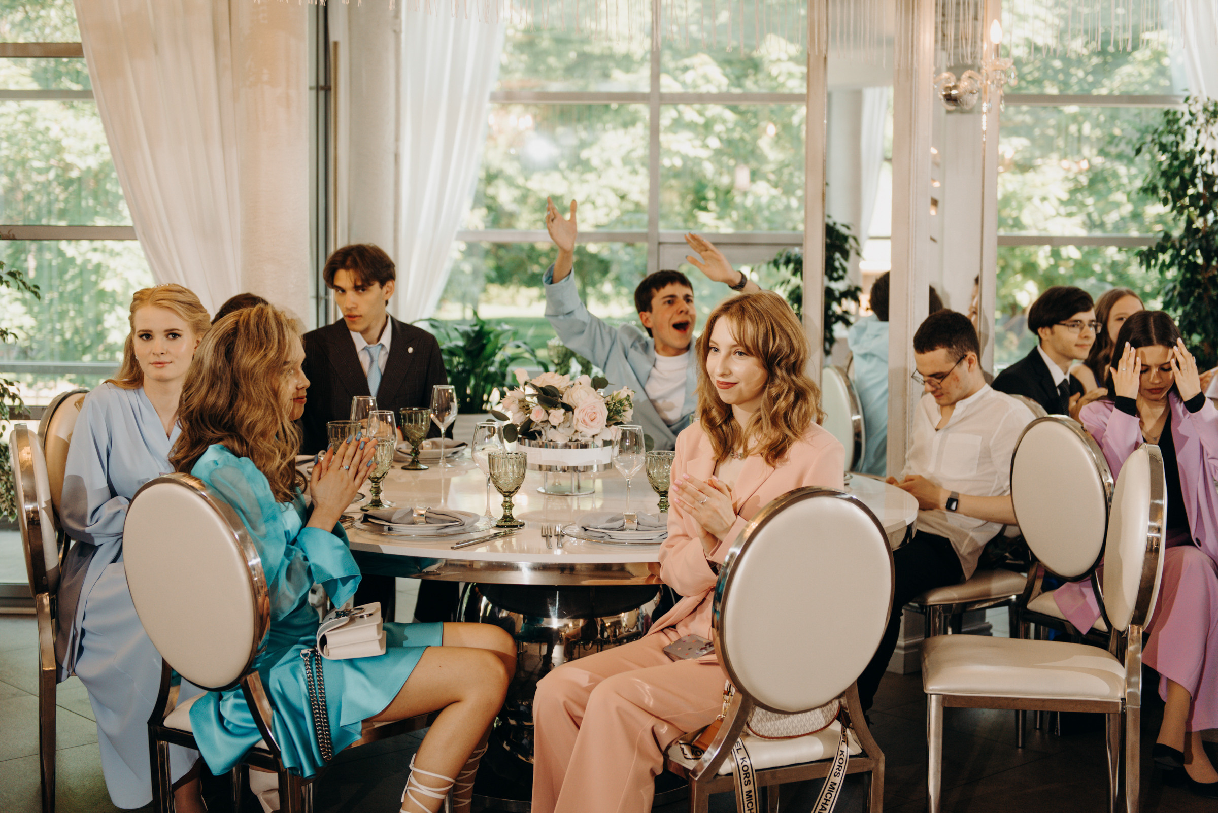 фотограф на выпускной, фотосъёмка выпускного в ресторане Vinity