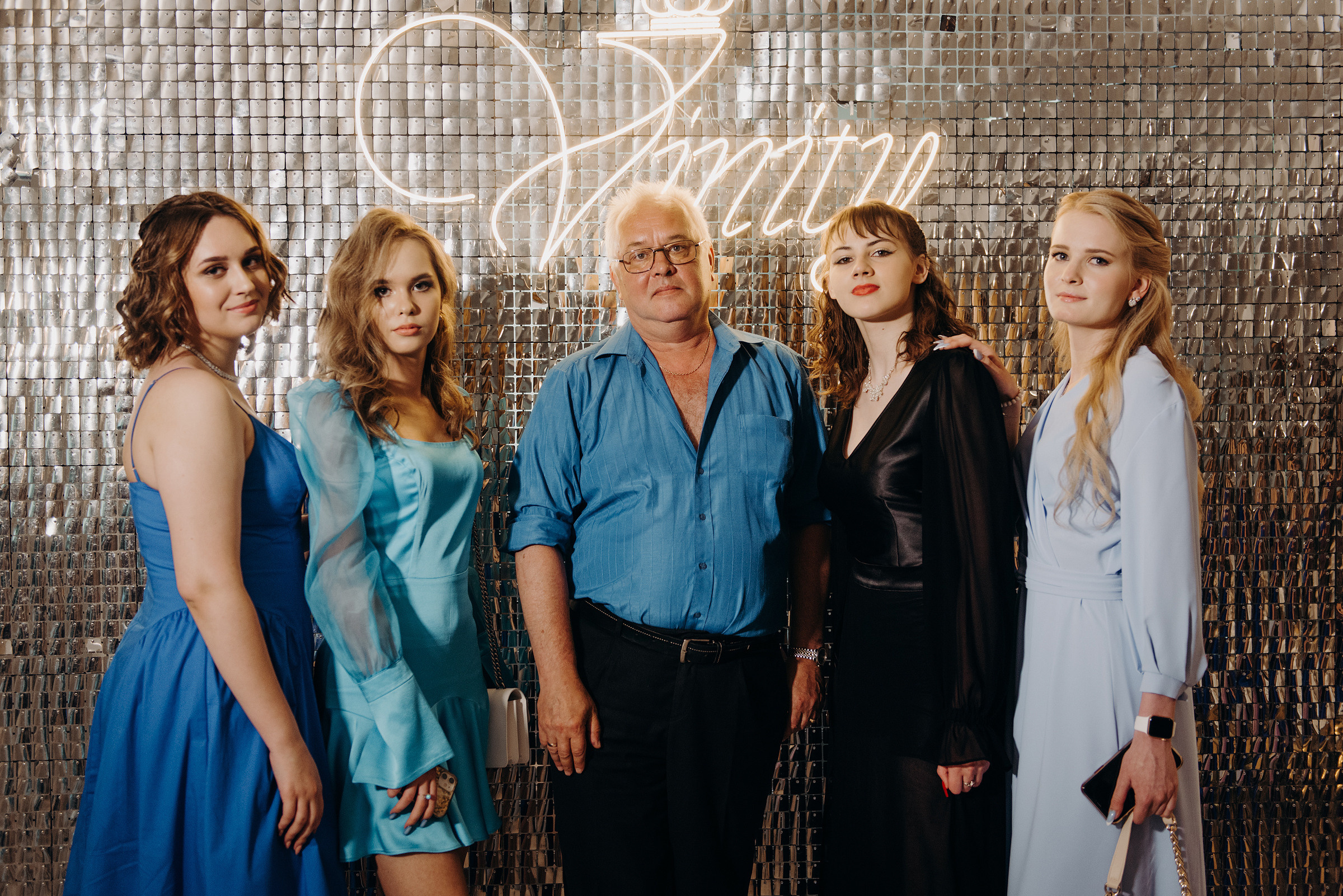 фотограф на выпускной, фотосъёмка выпускного в ресторане Vinity