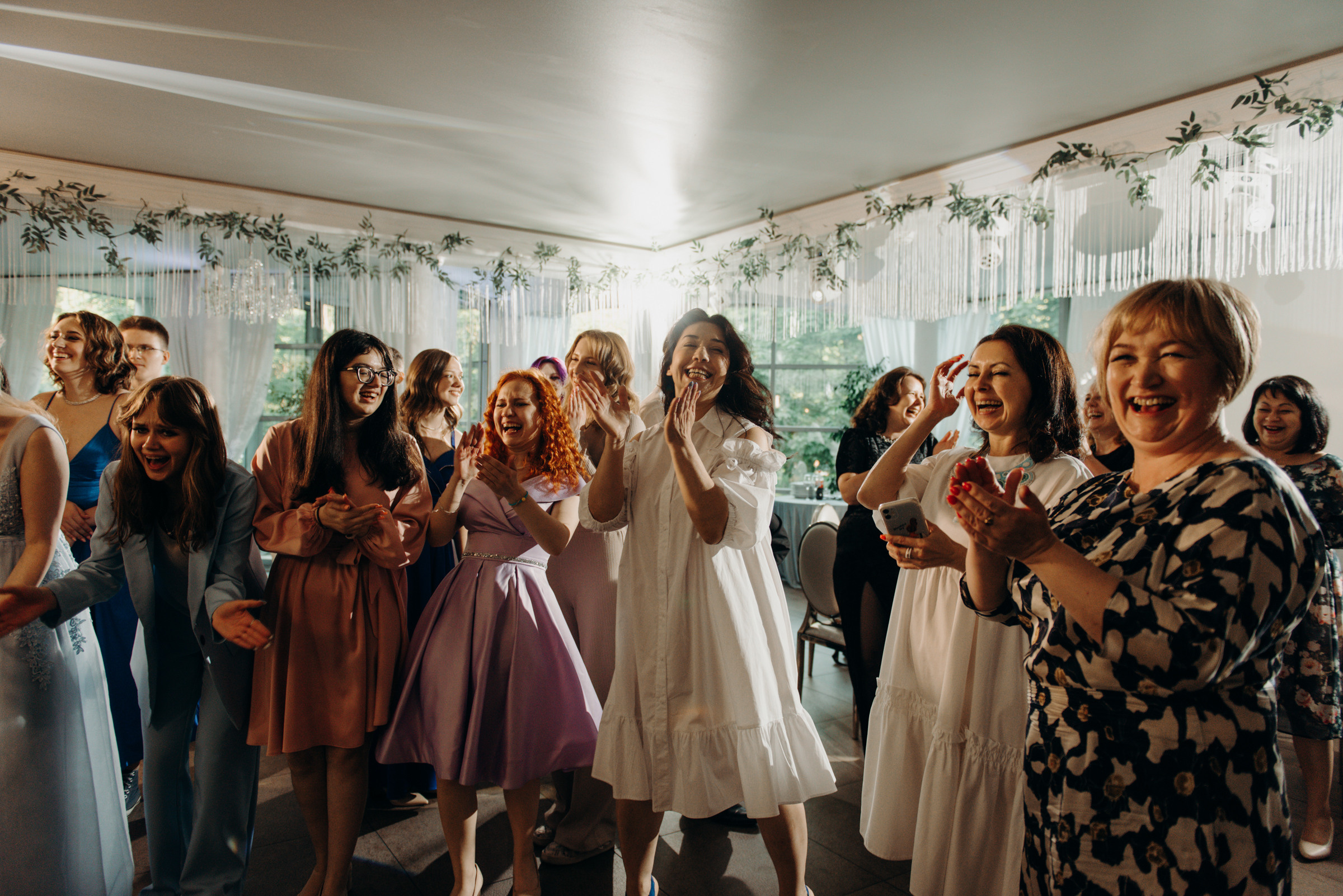 фотограф на выпускной, фотосъёмка выпускного в ресторане Vinity