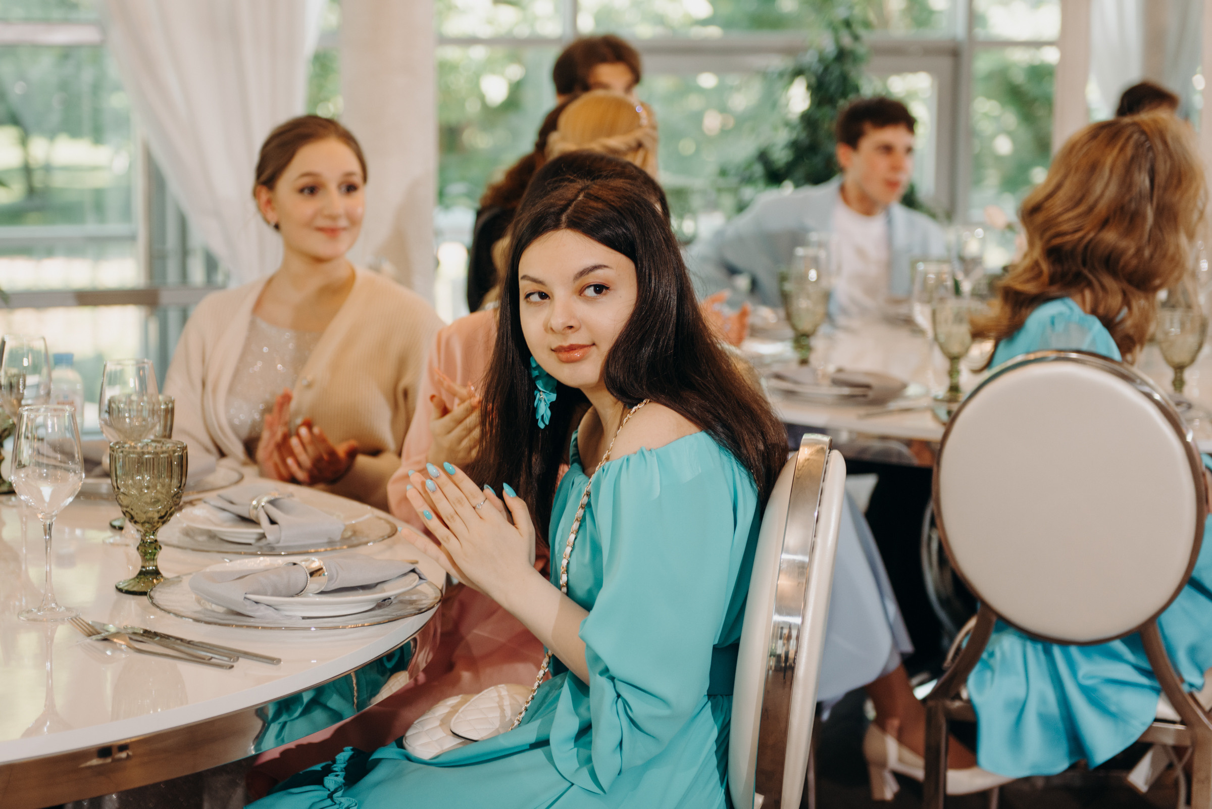 фотограф на выпускной, фотосъёмка выпускного в ресторане Vinity