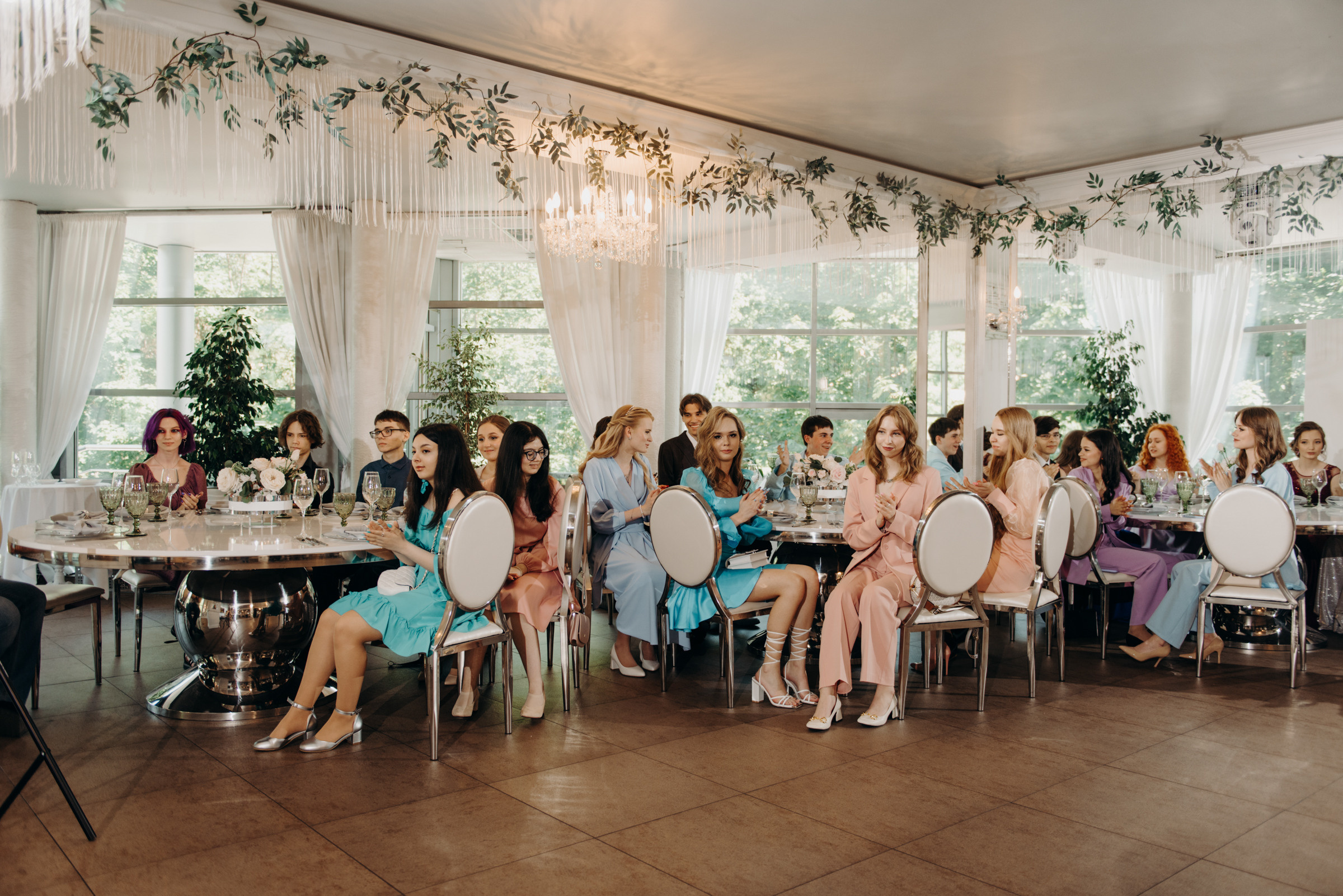 фотограф на выпускной, фотосъёмка выпускного в ресторане Vinity
