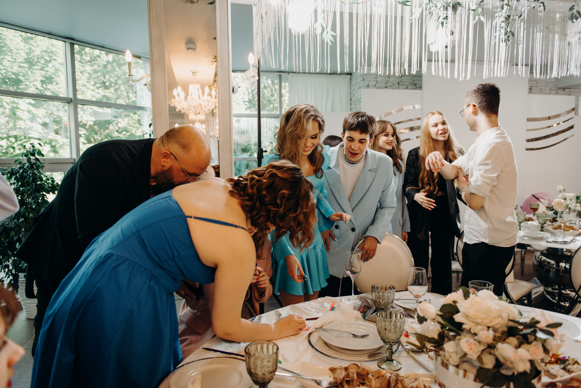 фотограф на выпускной, фотосъёмка выпускного в ресторане Vinity