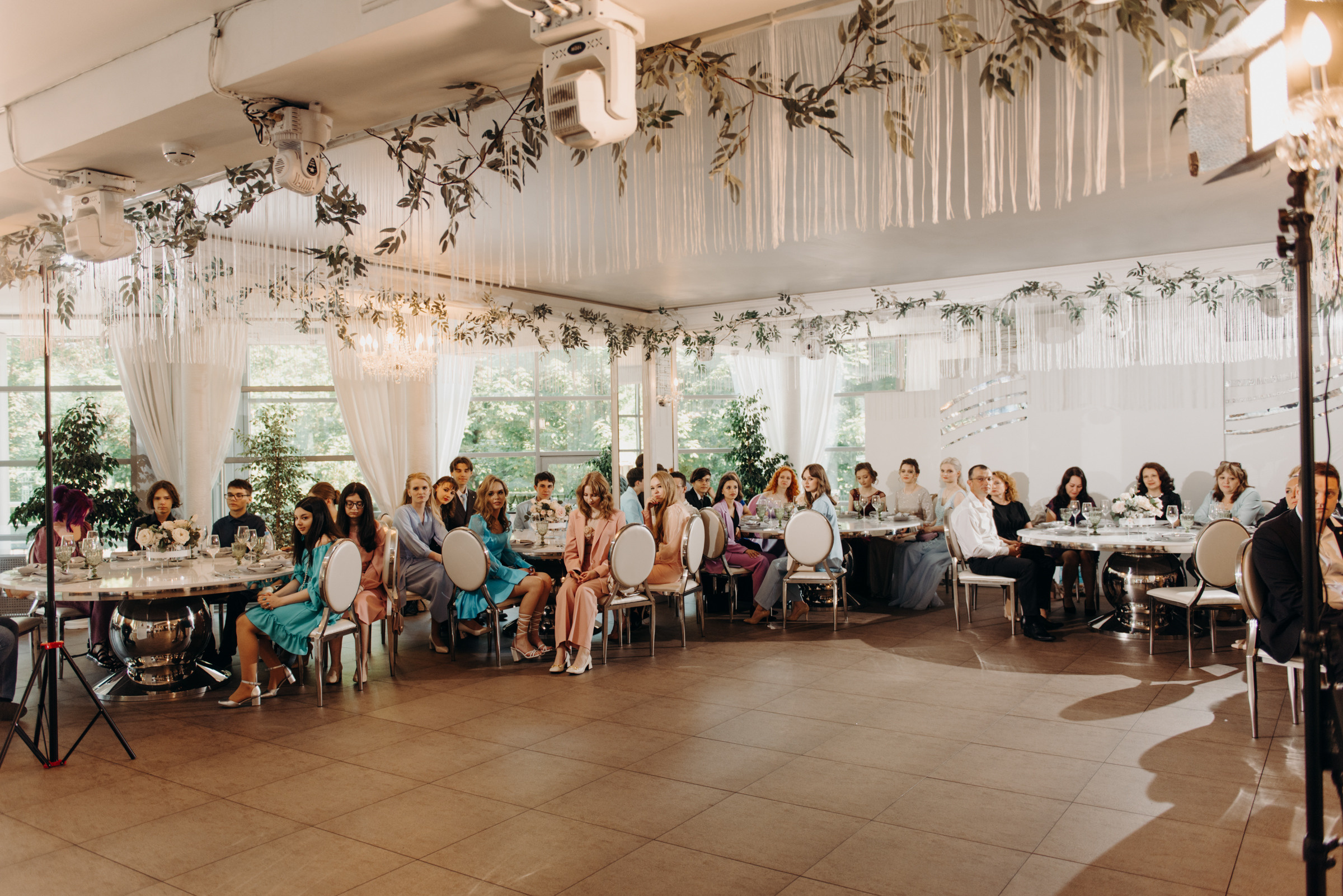 фотограф на выпускной, фотосъёмка выпускного в ресторане Vinity
