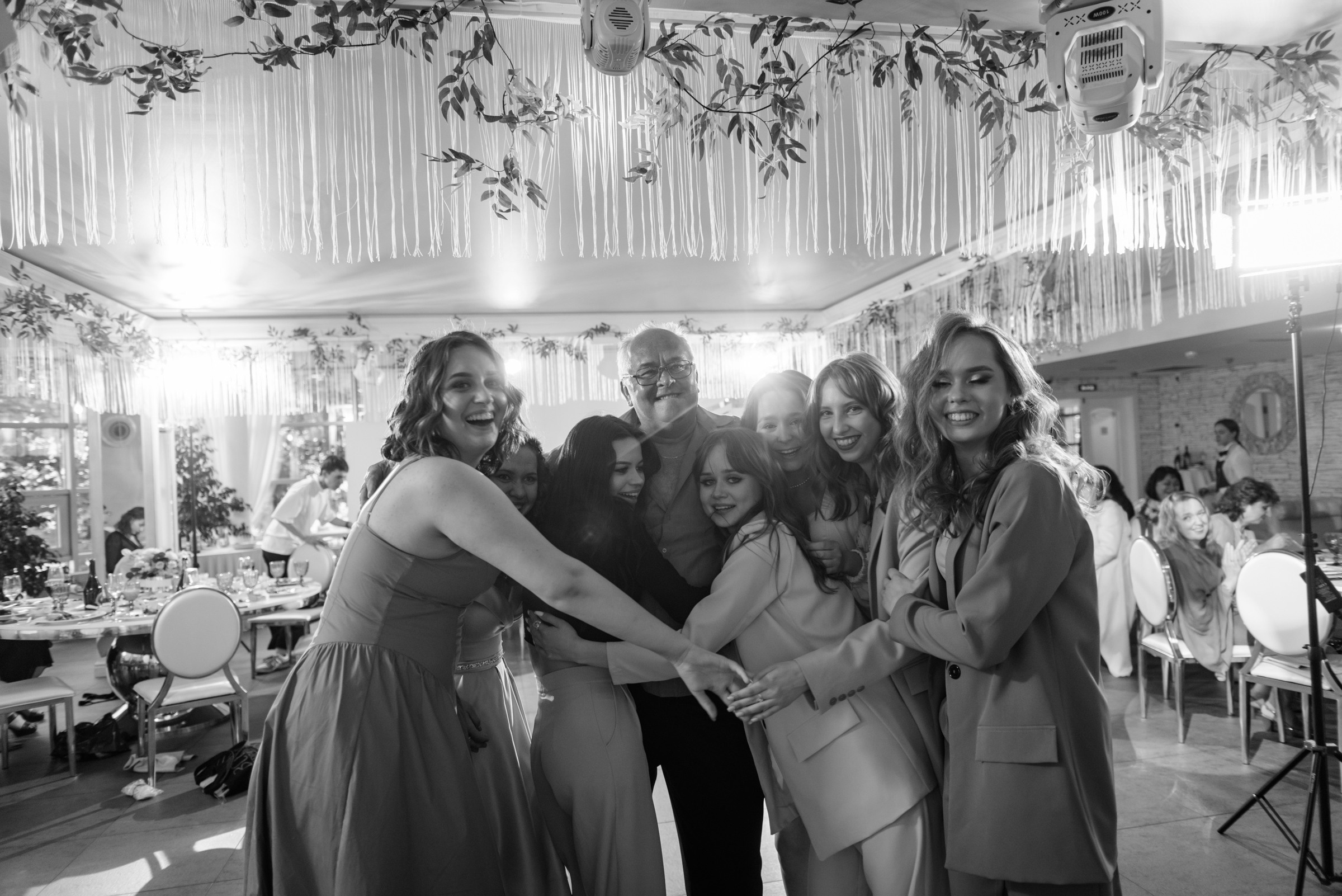 фотограф на выпускной, фотосъёмка выпускного в ресторане Vinity