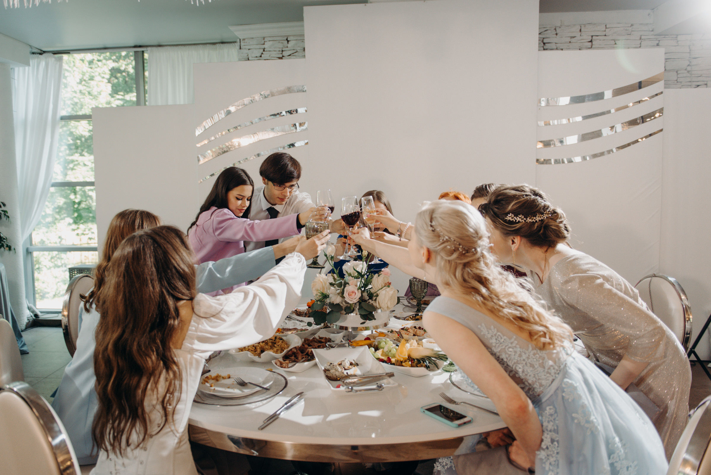 фотограф на выпускной, фотосъёмка выпускного в ресторане Vinity