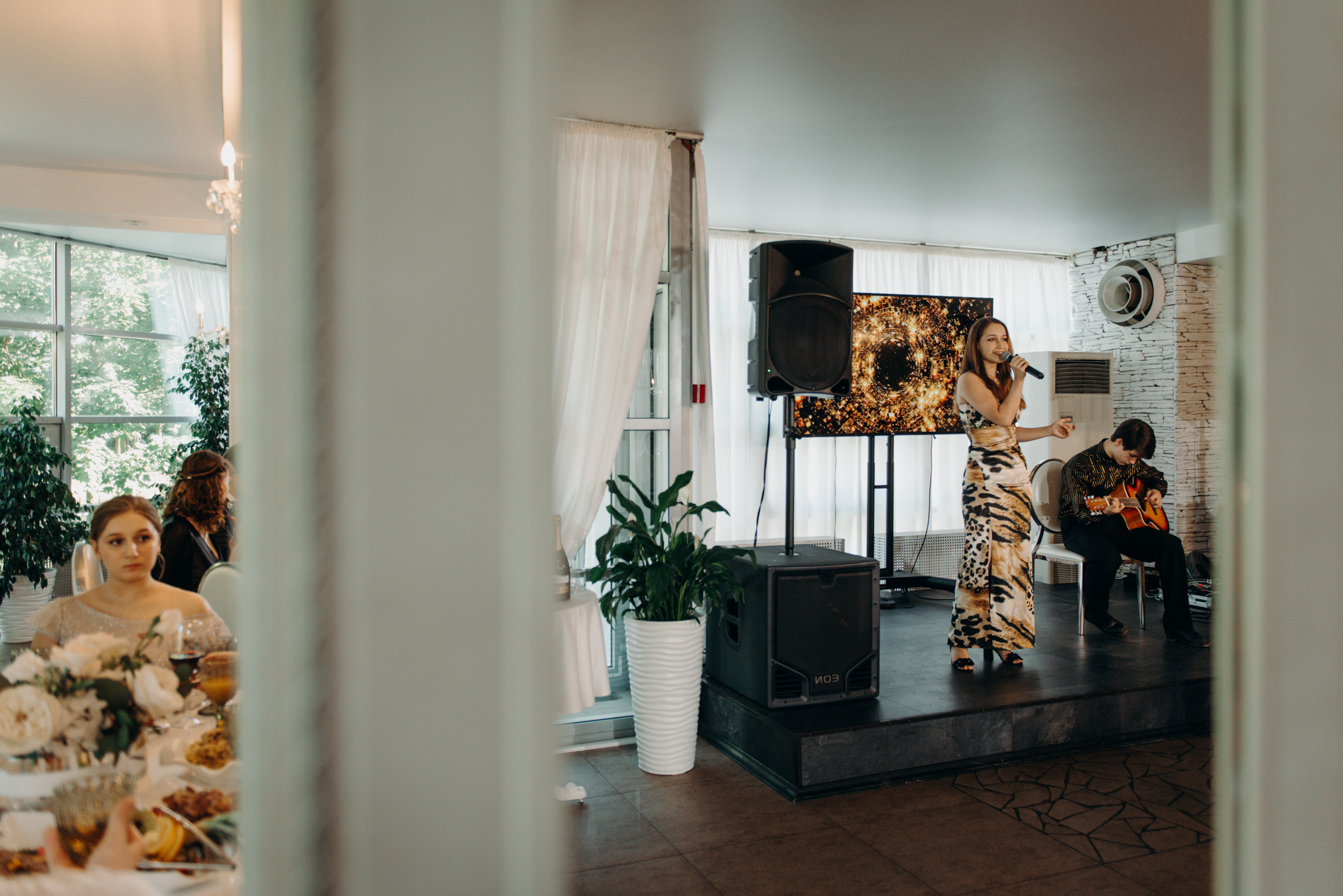 фотограф на выпускной, фотосъёмка выпускного в ресторане Vinity