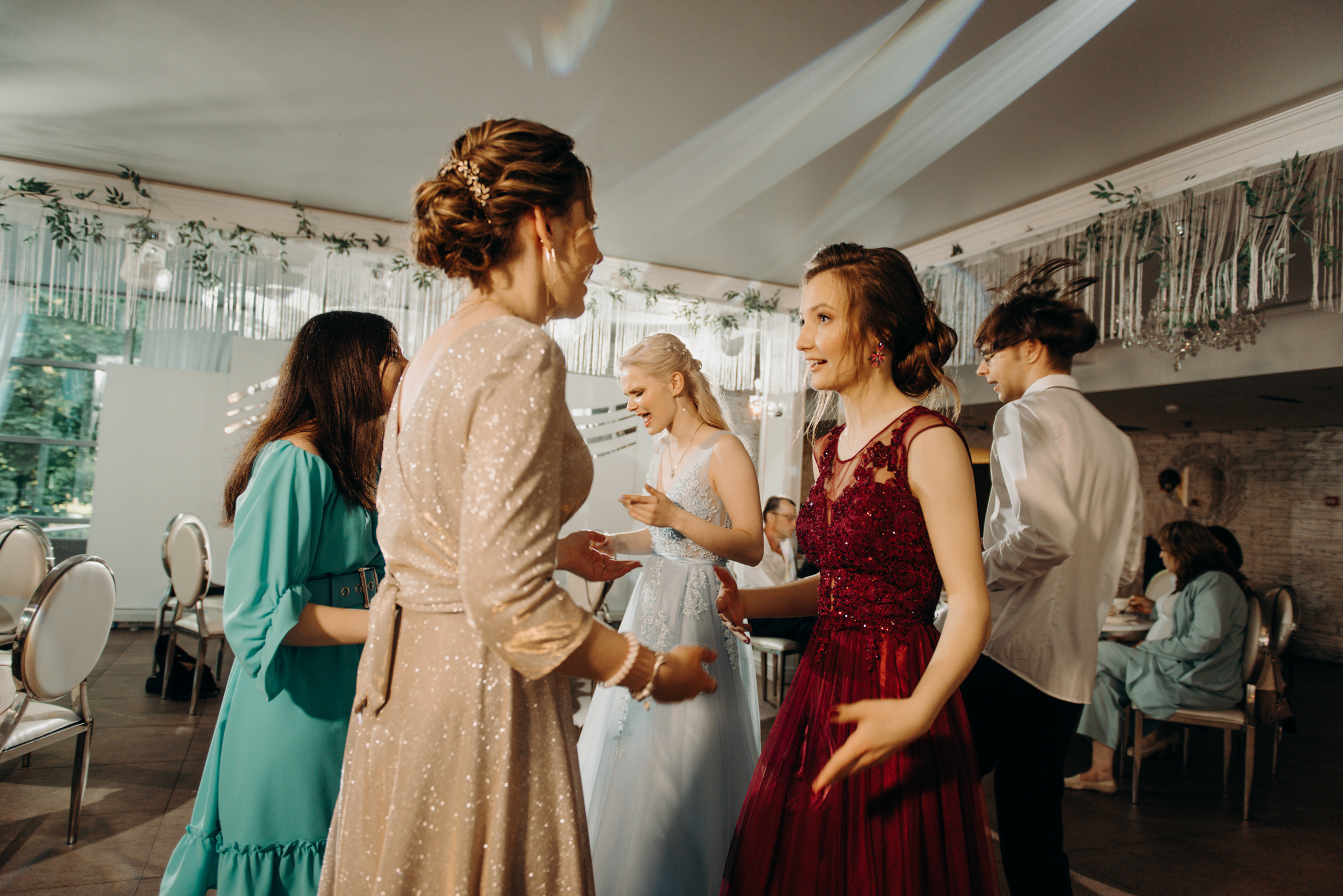 фотограф на выпускной, фотосъёмка выпускного в ресторане Vinity