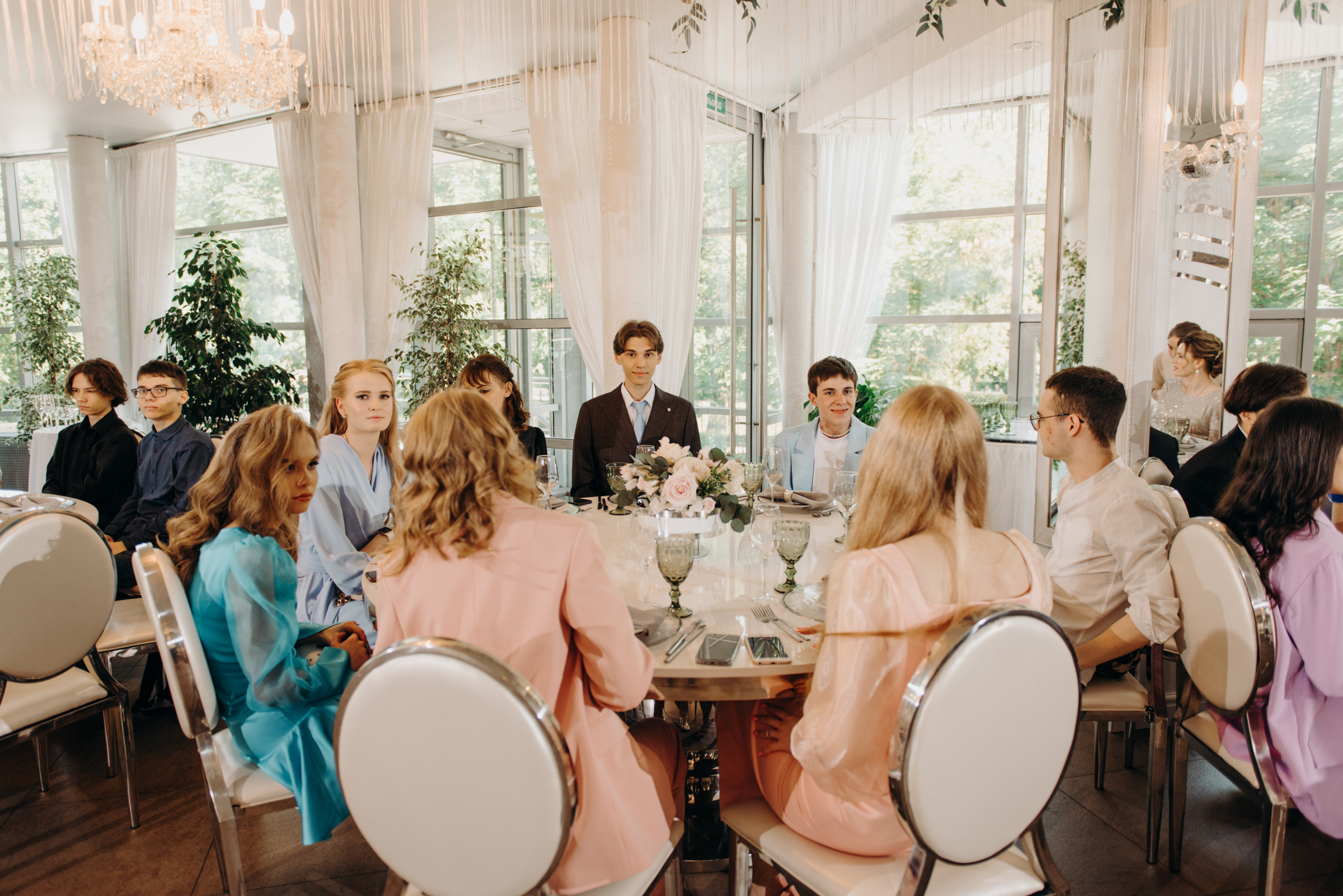 фотограф на выпускной, фотосъёмка выпускного в ресторане Vinity