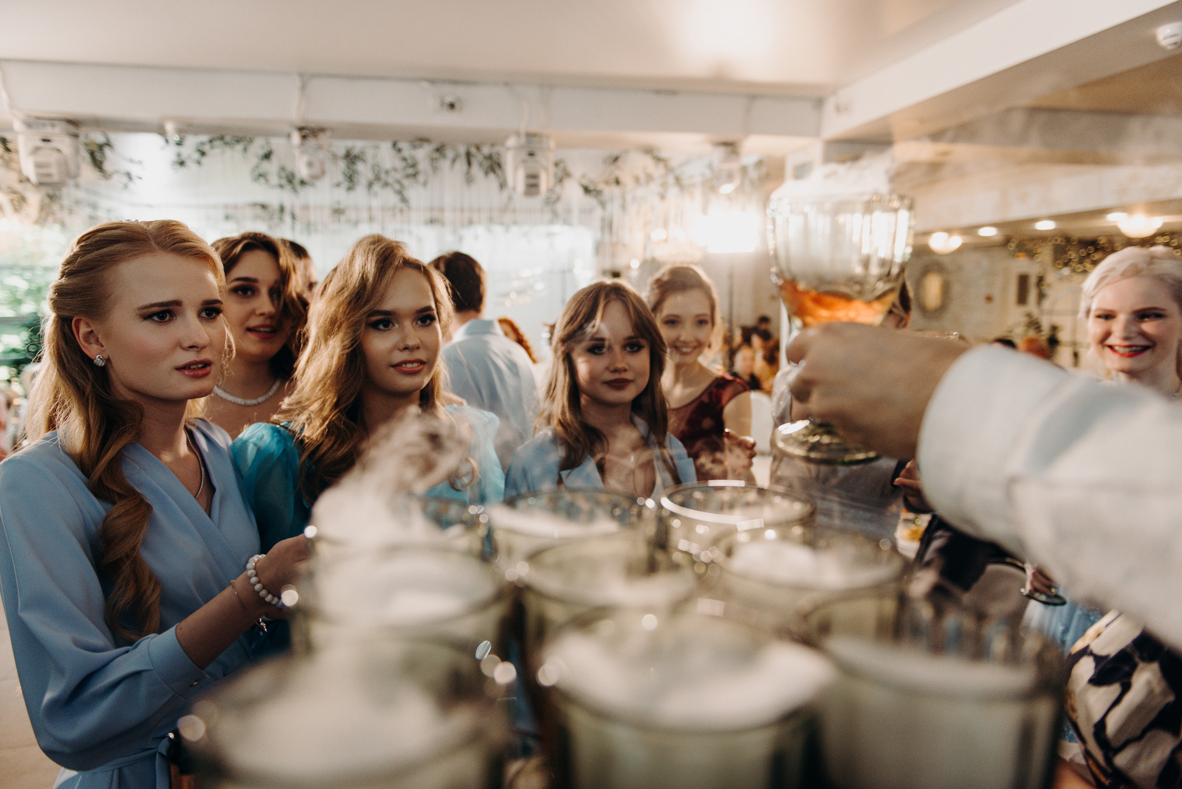 фотограф на выпускной, фотосъёмка выпускного в ресторане Vinity