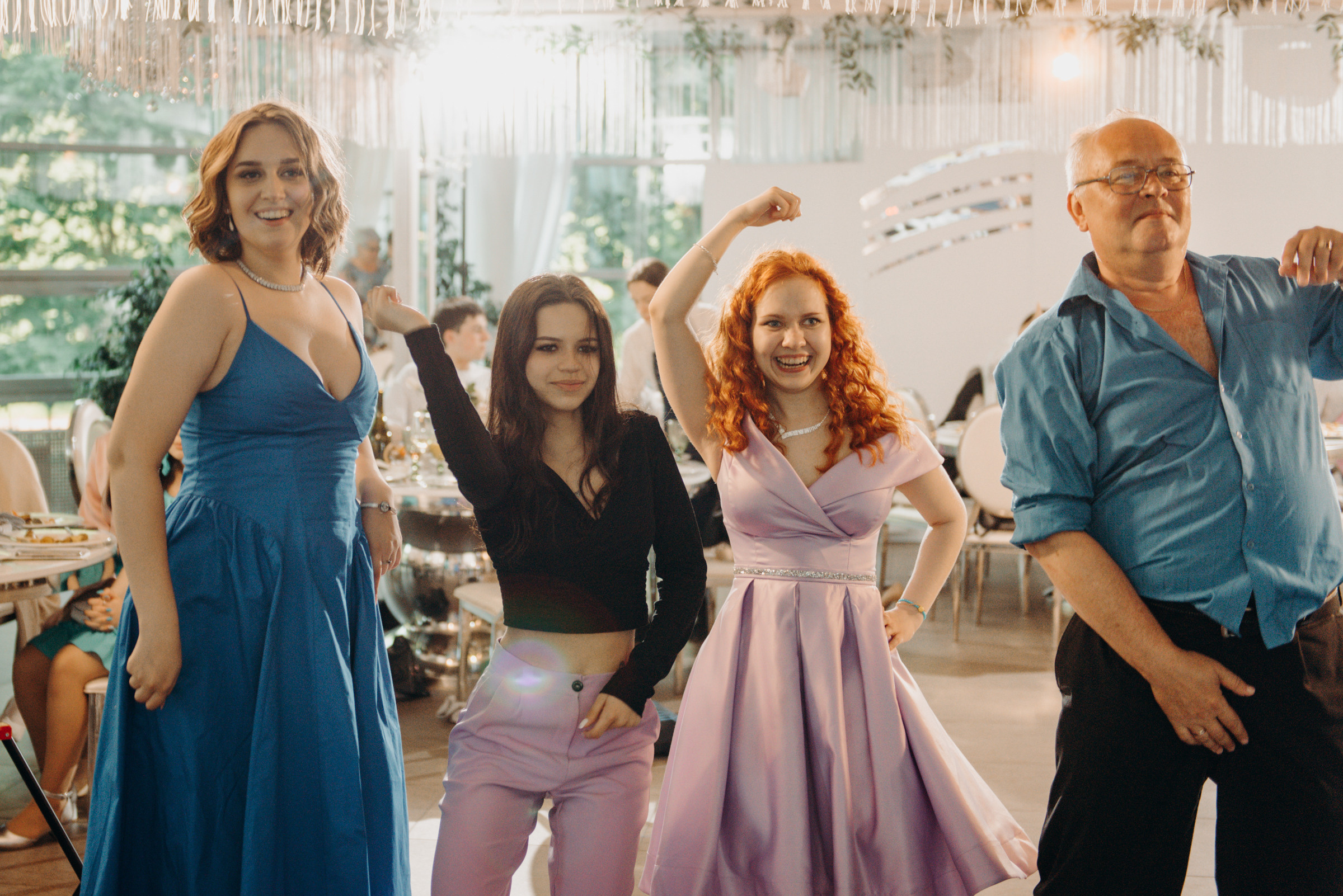 фотограф на выпускной, фотосъёмка выпускного в ресторане Vinity