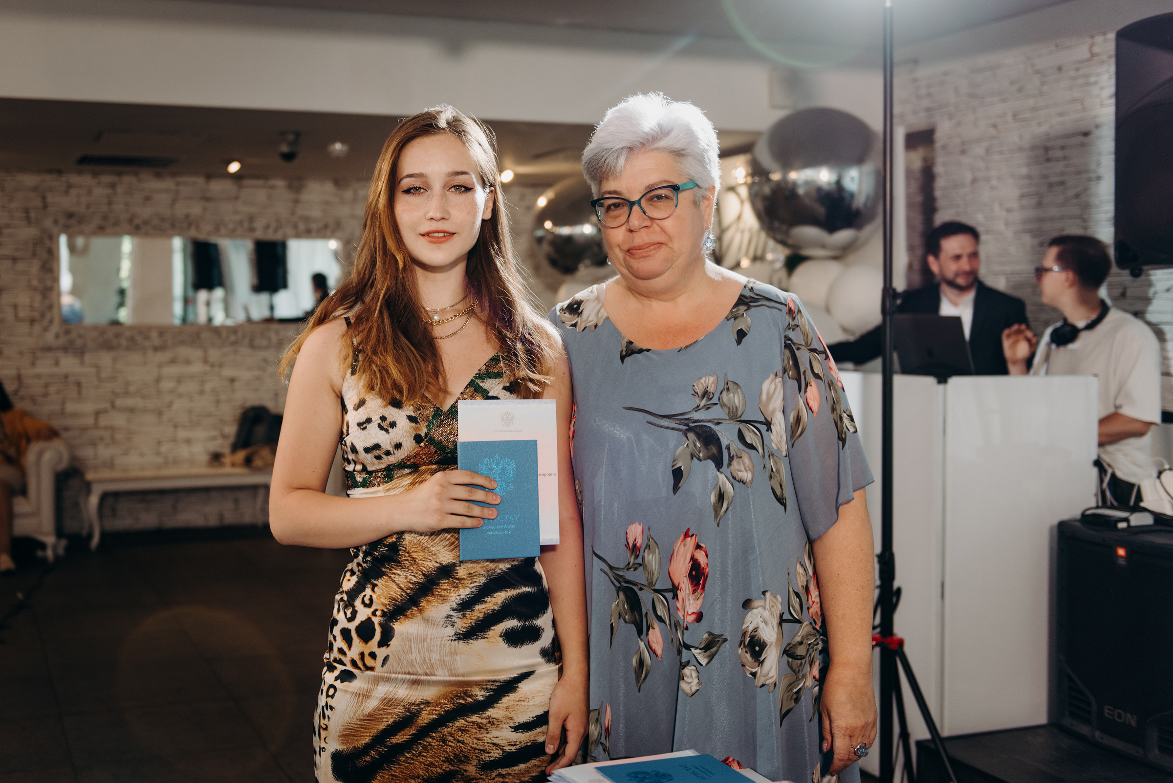 фотограф на выпускной, фотосъёмка выпускного в ресторане Vinity