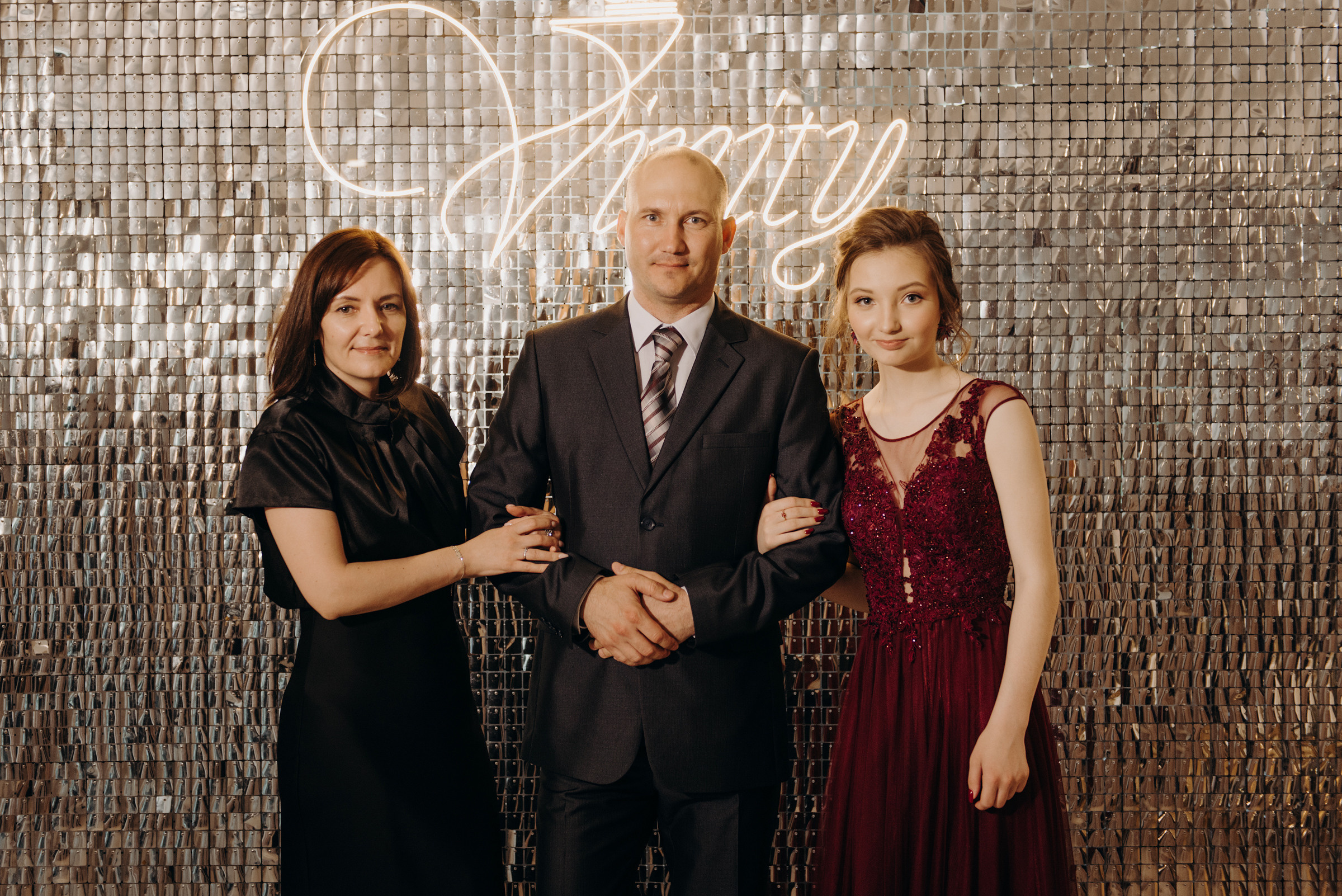 фотограф на выпускной, фотосъёмка выпускного в ресторане Vinity