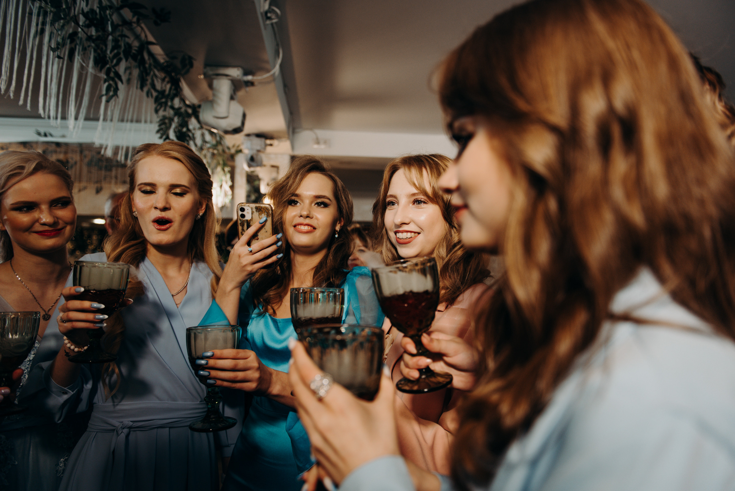 фотограф на выпускной, фотосъёмка выпускного в ресторане Vinity