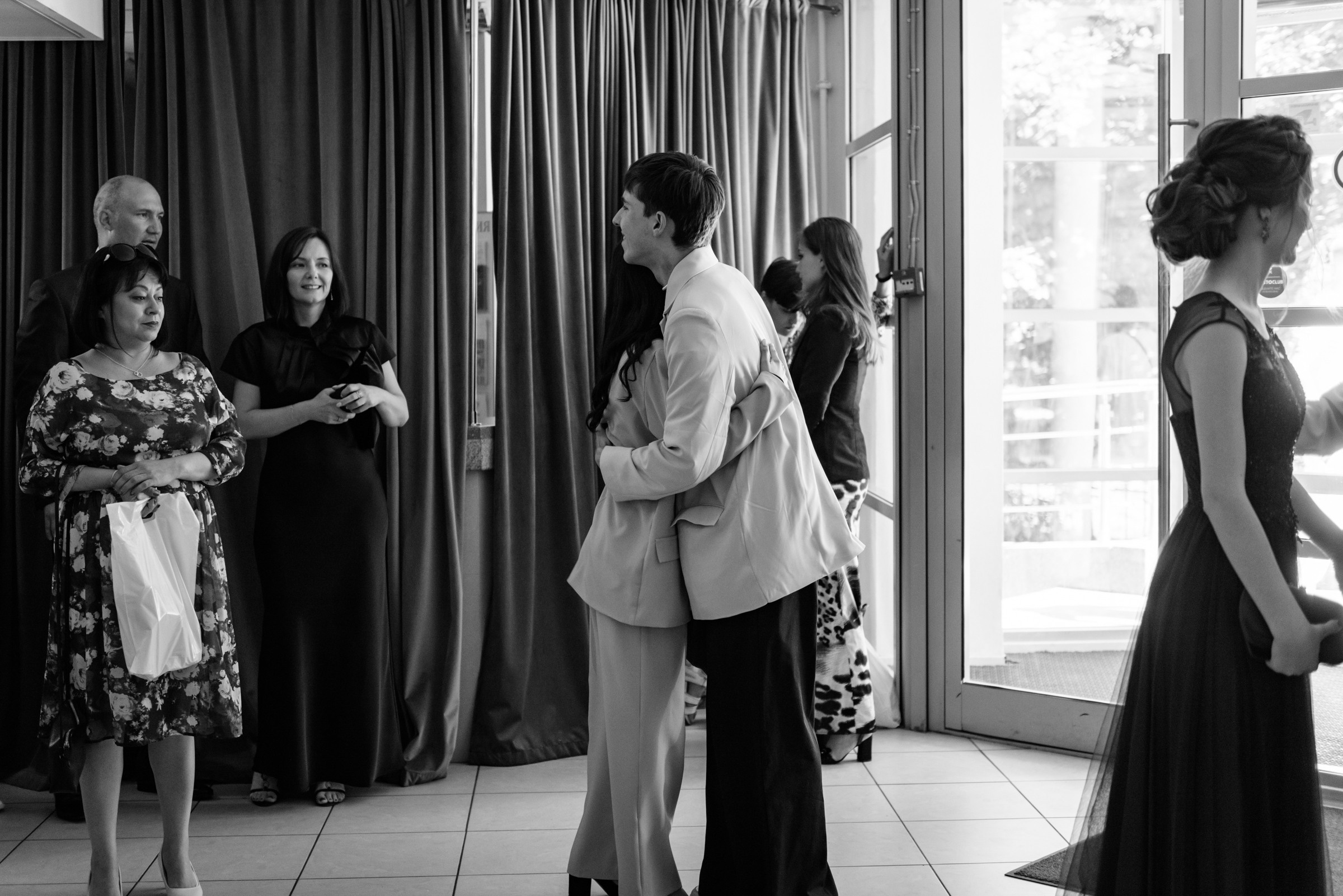 фотограф на выпускной, фотосъёмка выпускного в ресторане Vinity