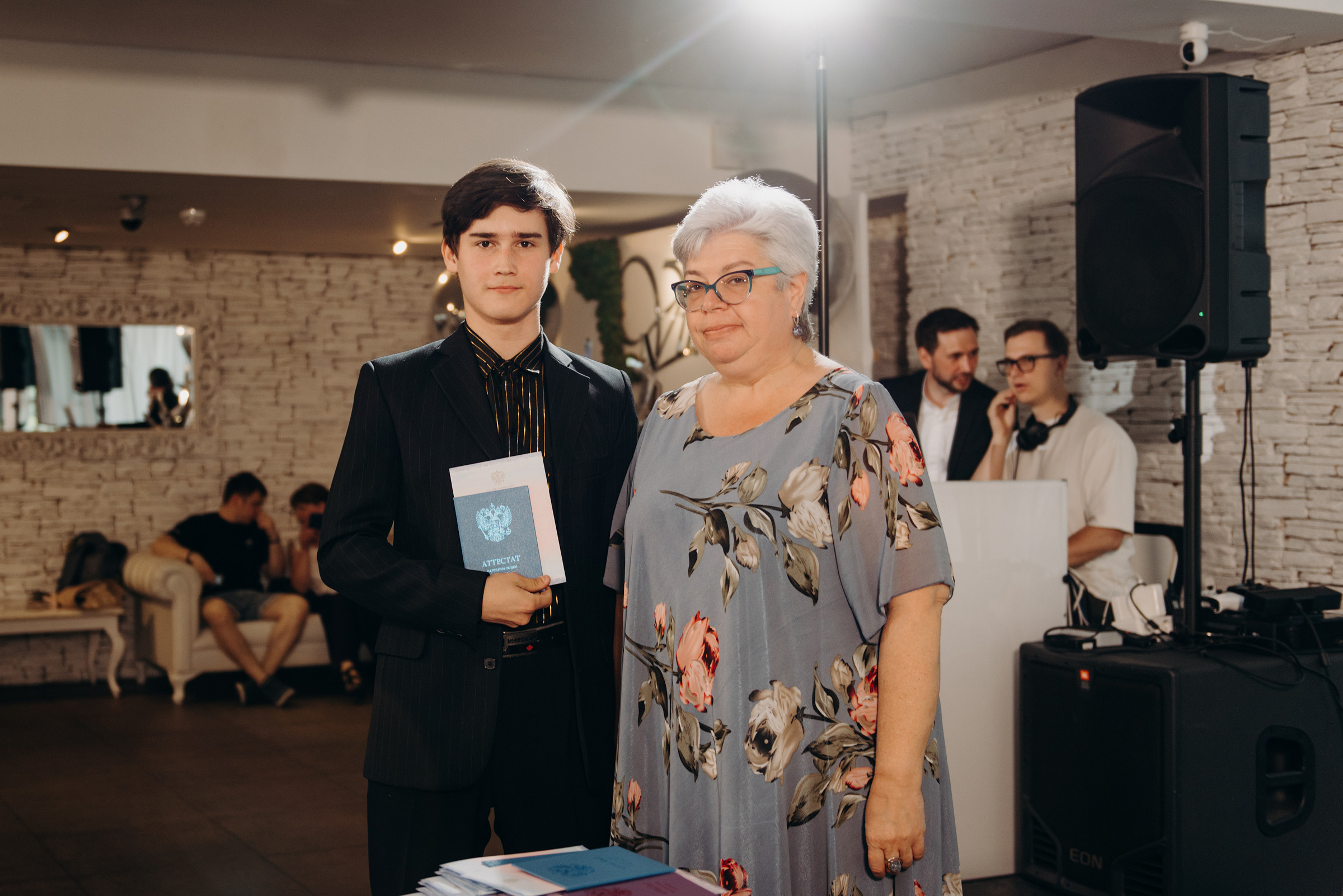 фотограф на выпускной, фотосъёмка выпускного в ресторане Vinity