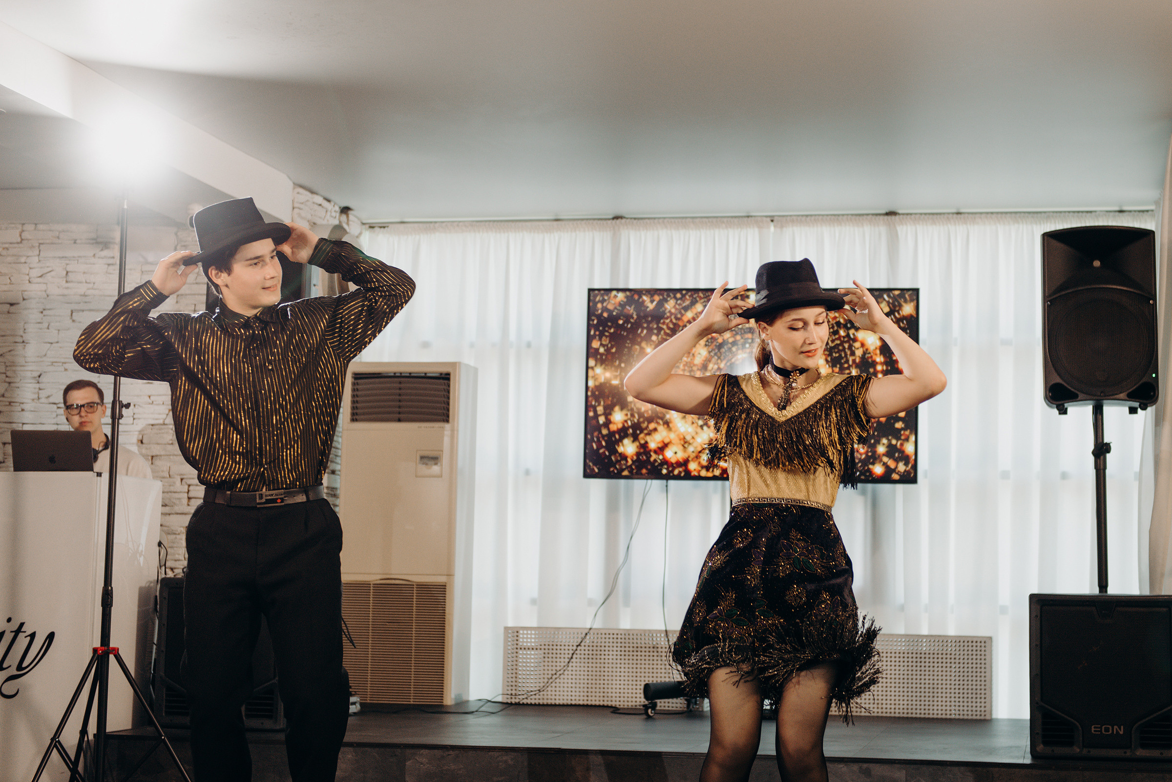 фотограф на выпускной, фотосъёмка выпускного в ресторане Vinity