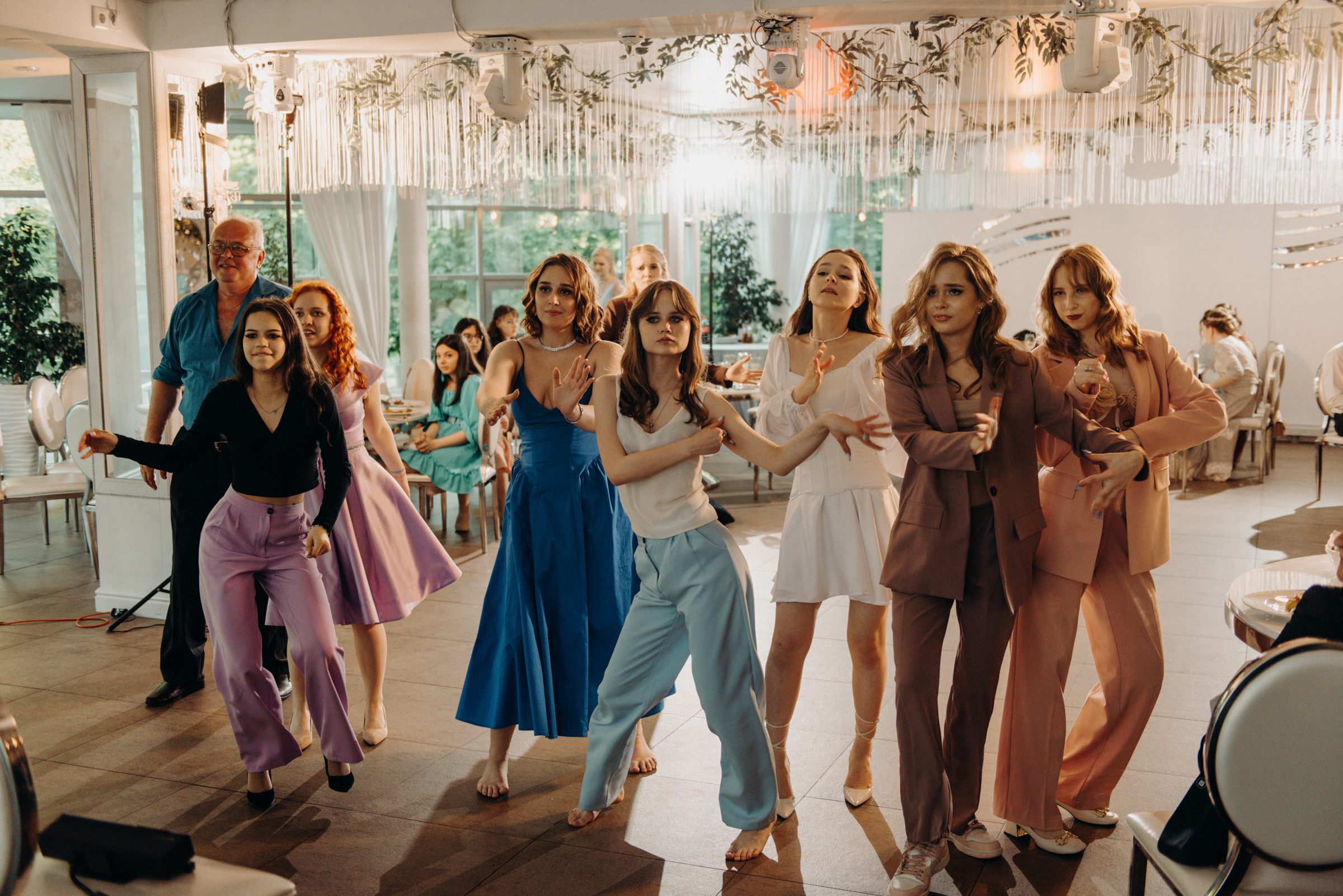 фотограф на выпускной, фотосъёмка выпускного в ресторане Vinity