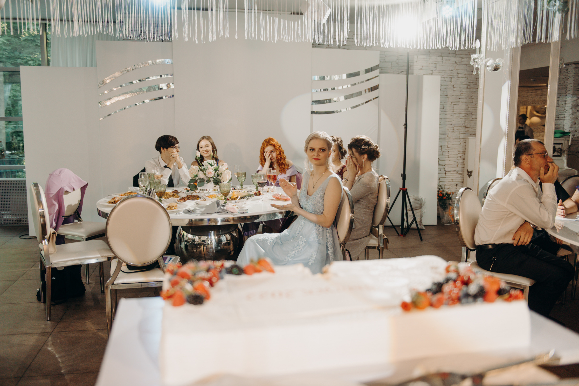 фотограф на выпускной, фотосъёмка выпускного в ресторане Vinity