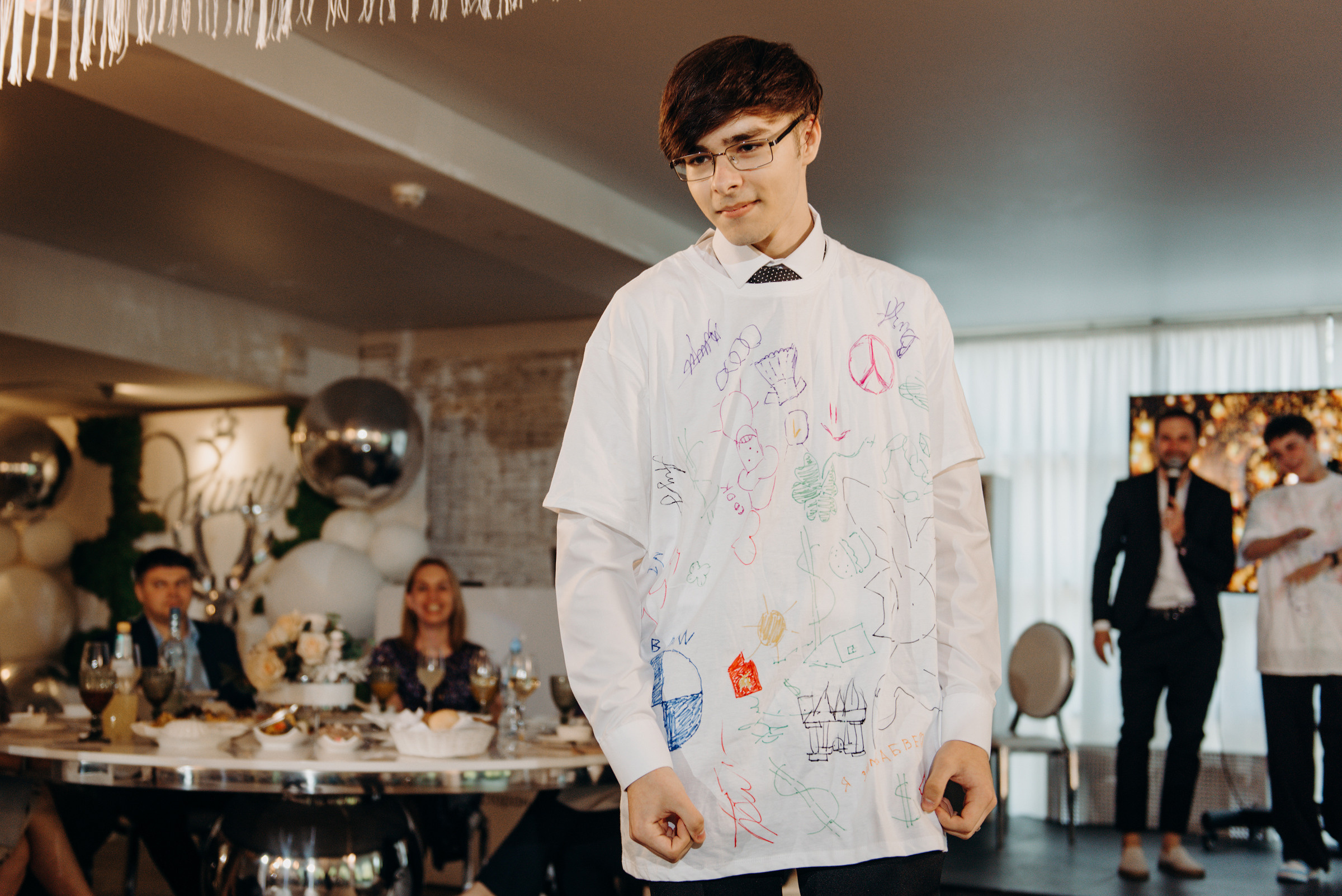 фотограф на выпускной, фотосъёмка выпускного в ресторане Vinity