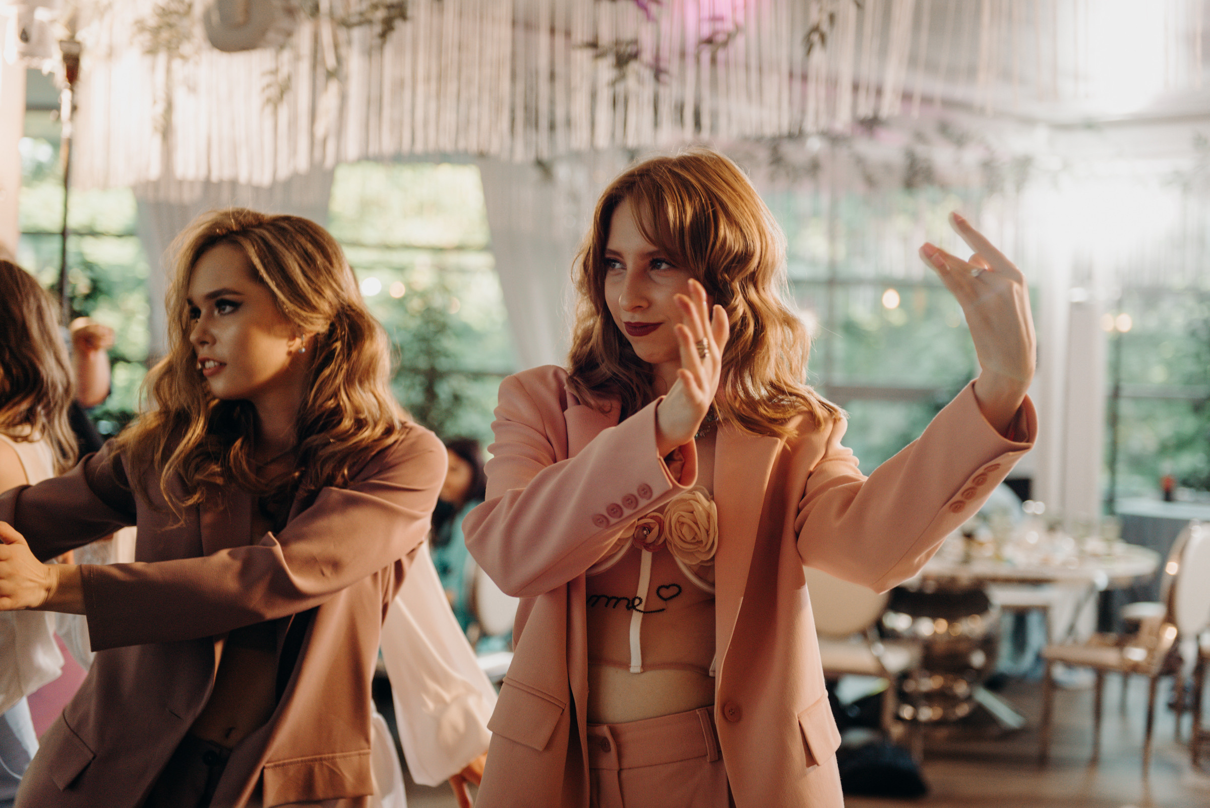 фотограф на выпускной, фотосъёмка выпускного в ресторане Vinity