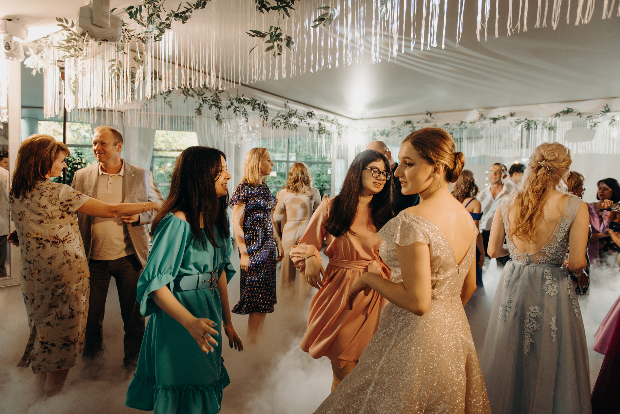 фотограф на выпускной, фотосъёмка выпускного в ресторане Vinity