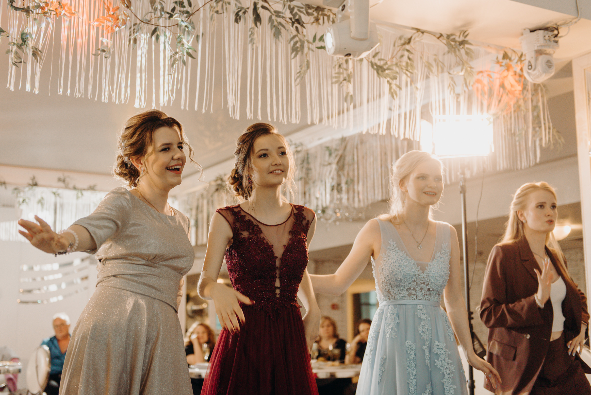 фотограф на выпускной, фотосъёмка выпускного в ресторане Vinity