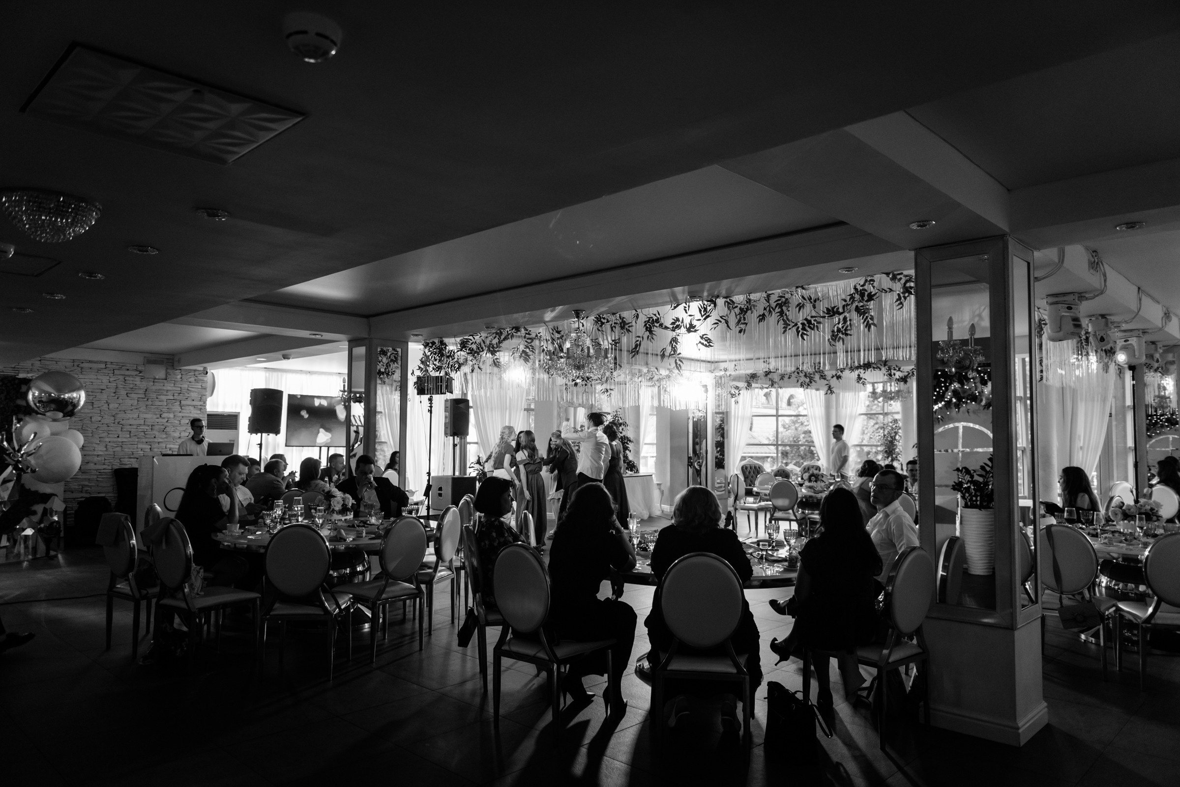 фотограф на выпускной, фотосъёмка выпускного в ресторане Vinity