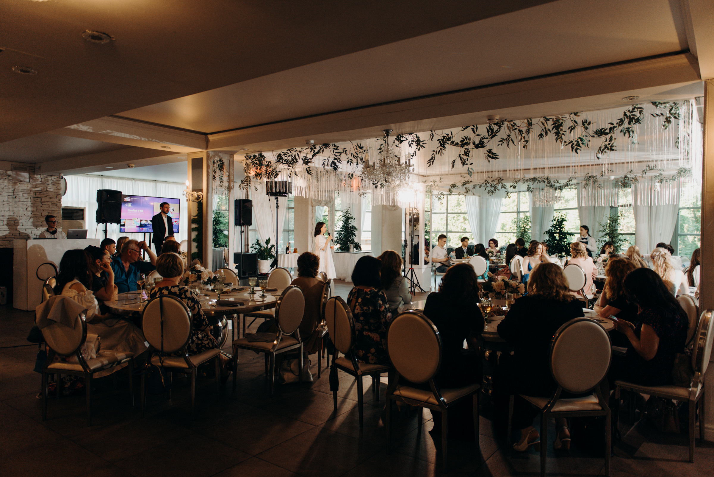 фотограф на выпускной, фотосъёмка выпускного в ресторане Vinity