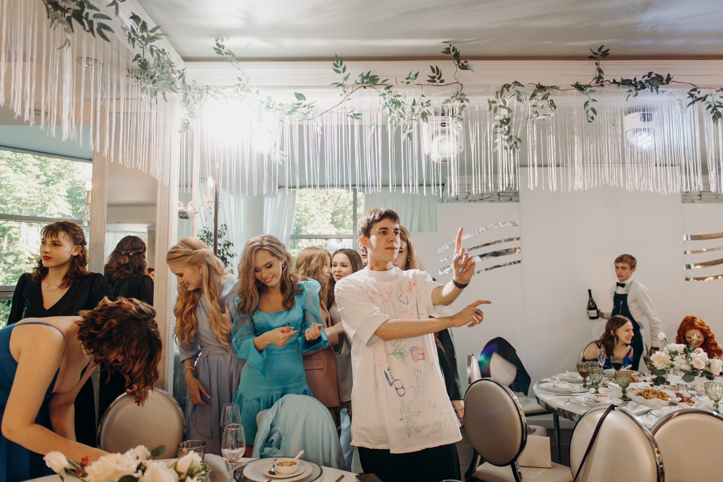 фотограф на выпускной, фотосъёмка выпускного в ресторане Vinity
