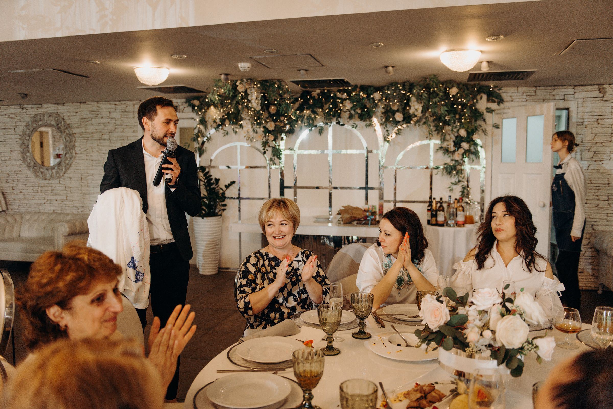 фотограф на выпускной, фотосъёмка выпускного в ресторане Vinity