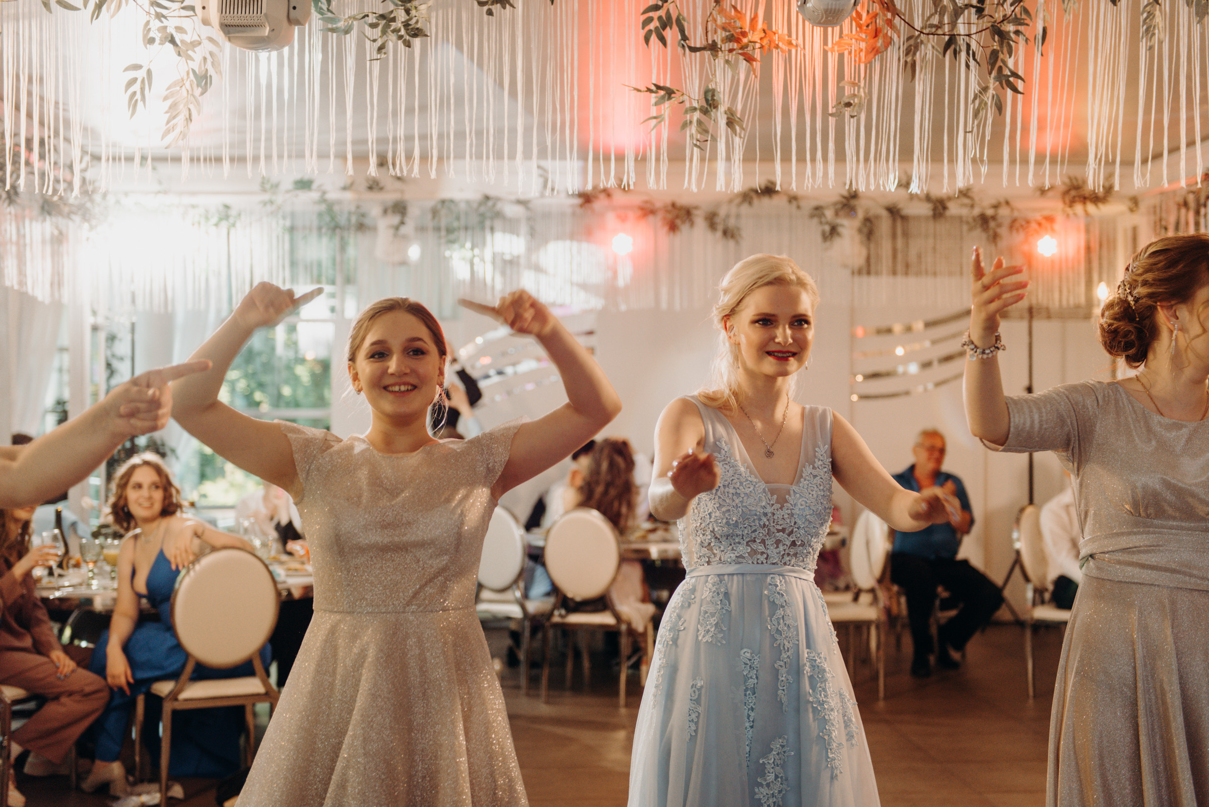 фотограф на выпускной, фотосъёмка выпускного в ресторане Vinity