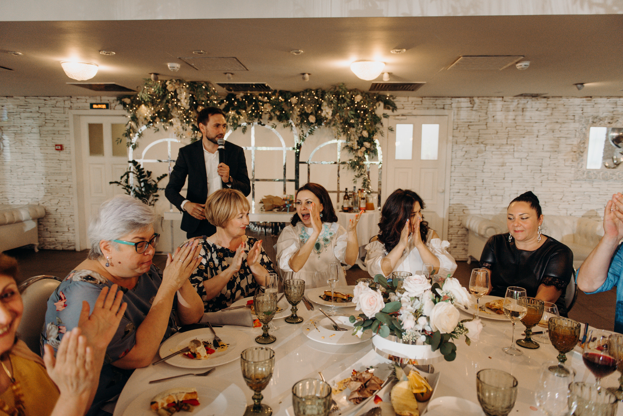 фотограф на выпускной, фотосъёмка выпускного в ресторане Vinity