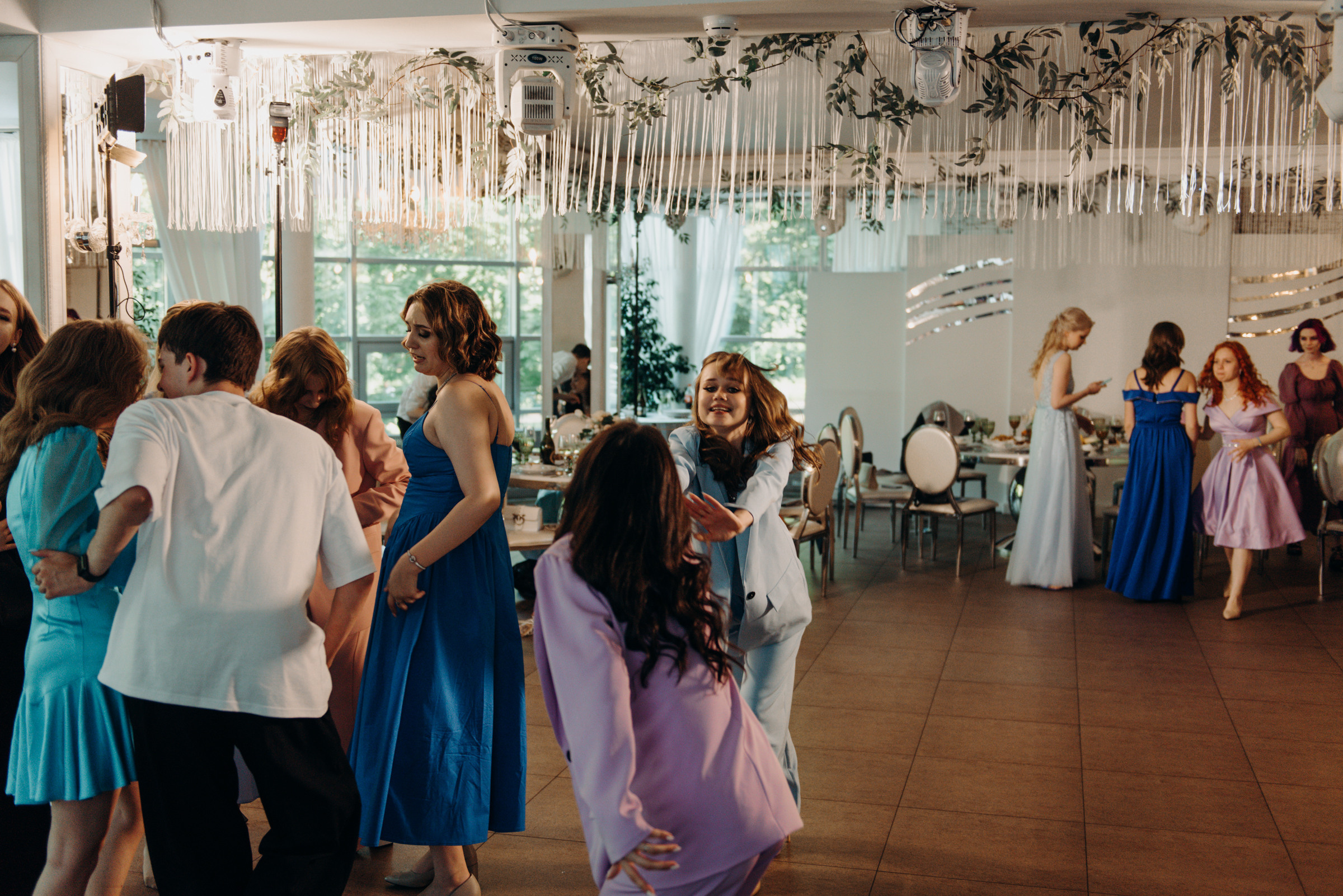 фотограф на выпускной, фотосъёмка выпускного в ресторане Vinity