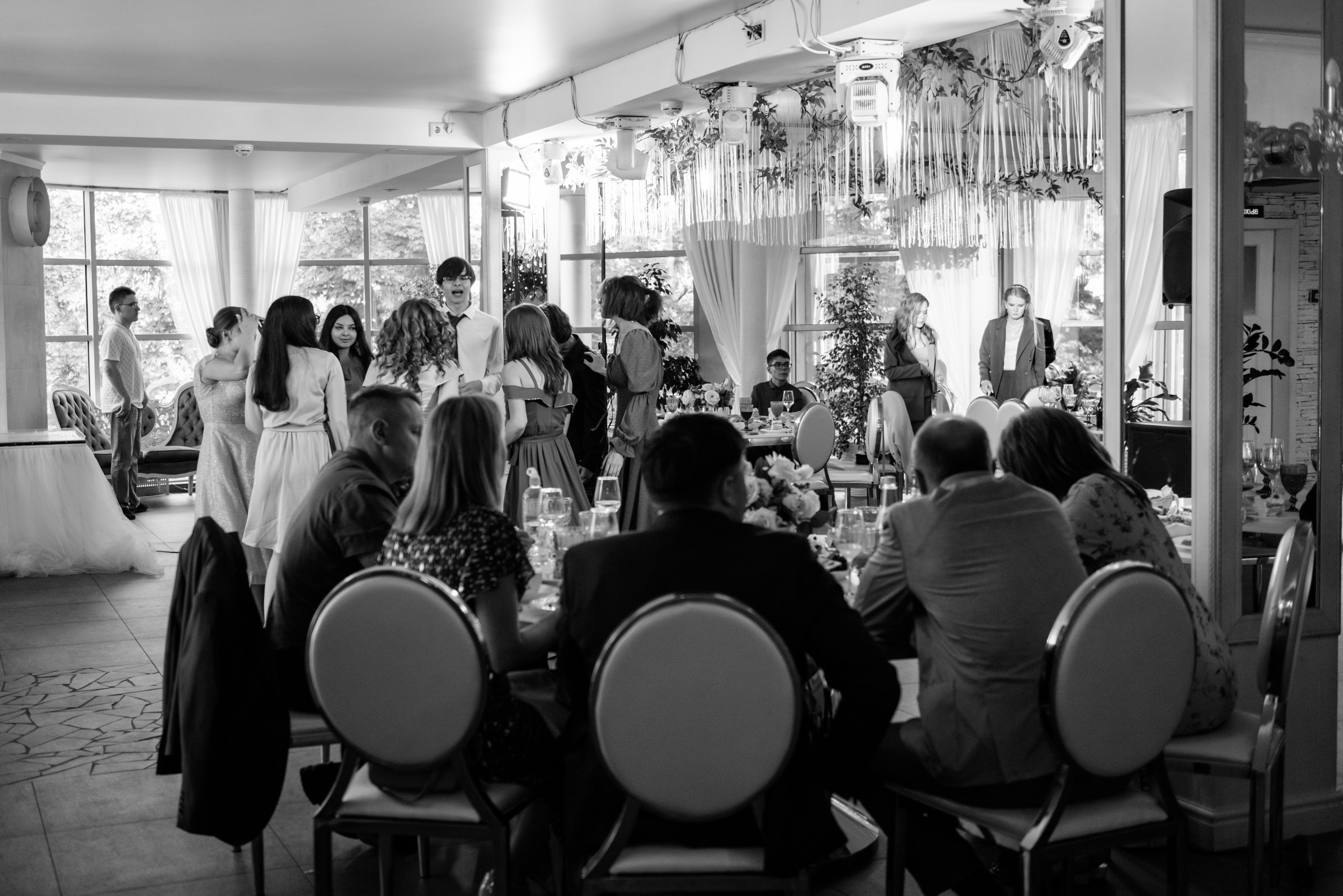 фотограф на выпускной, фотосъёмка выпускного в ресторане Vinity