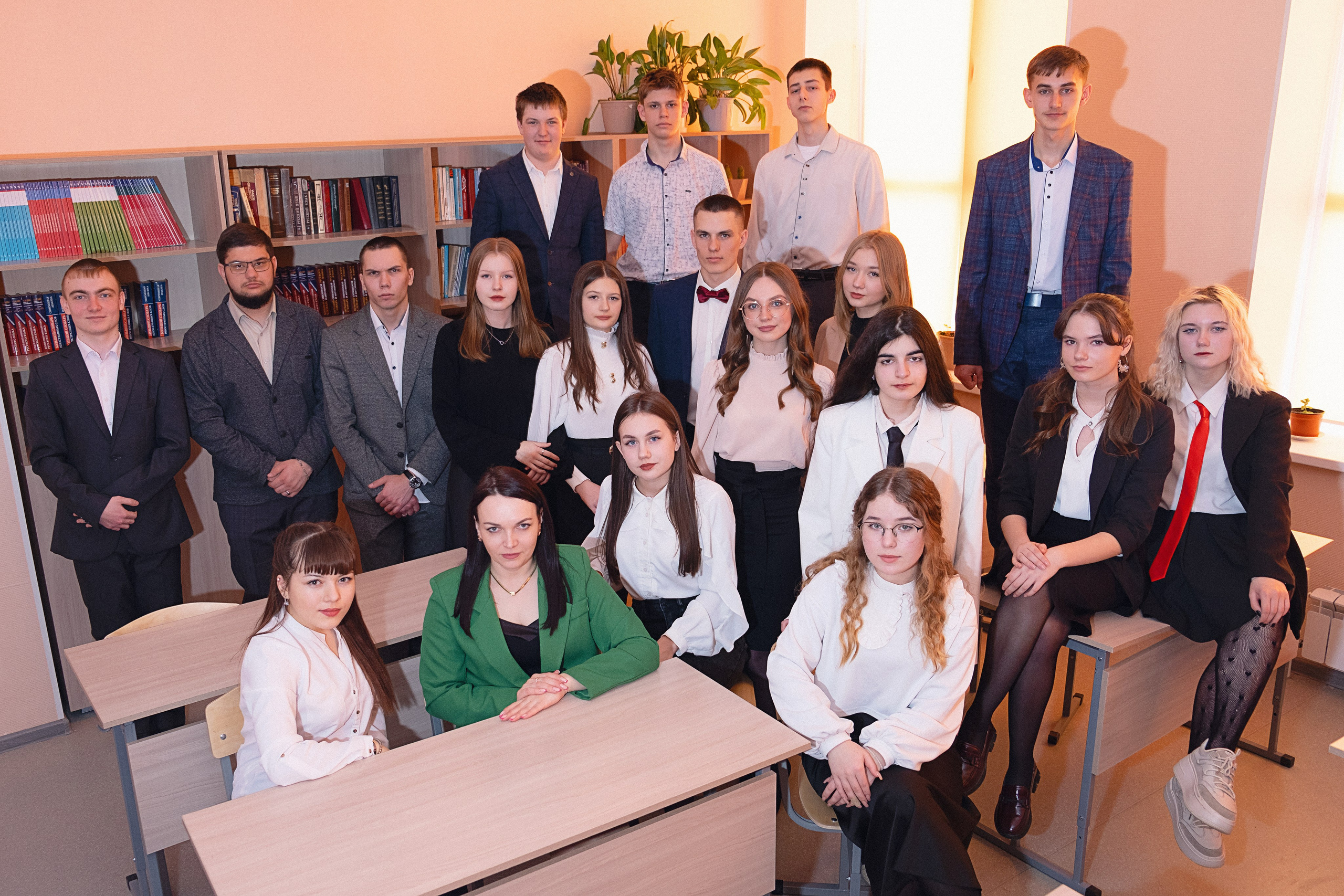 Выпускной альбом 2024. Фотограф и видеограф в Омск/Москва Сащенко Лера