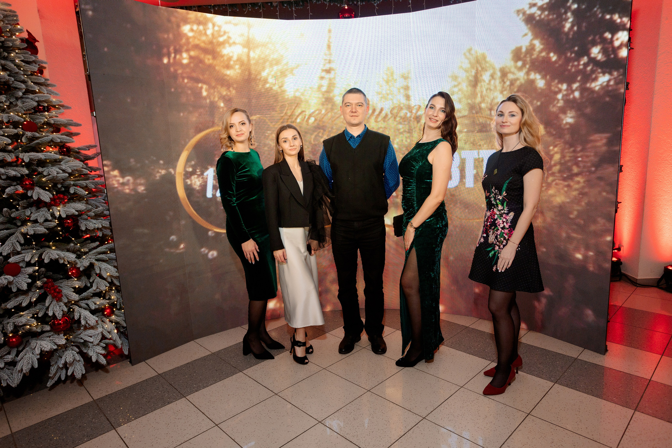 РЕПОРТАЖ: НОВЫЙ ГОД В ДК МЕТАЛЛУРГ. Профессиональный фотограф в Ижевске Леша Петров