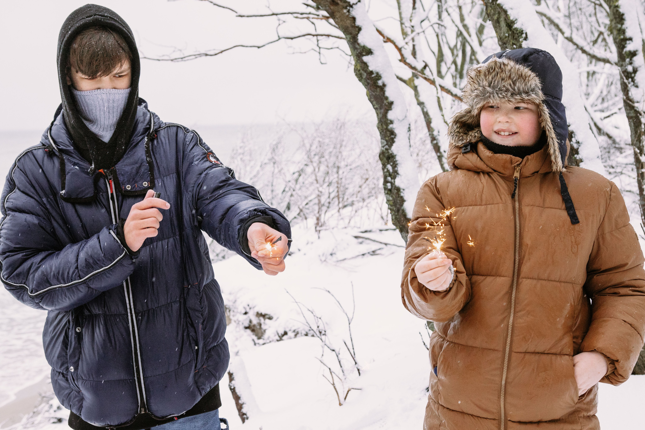 бенгальские огни на море