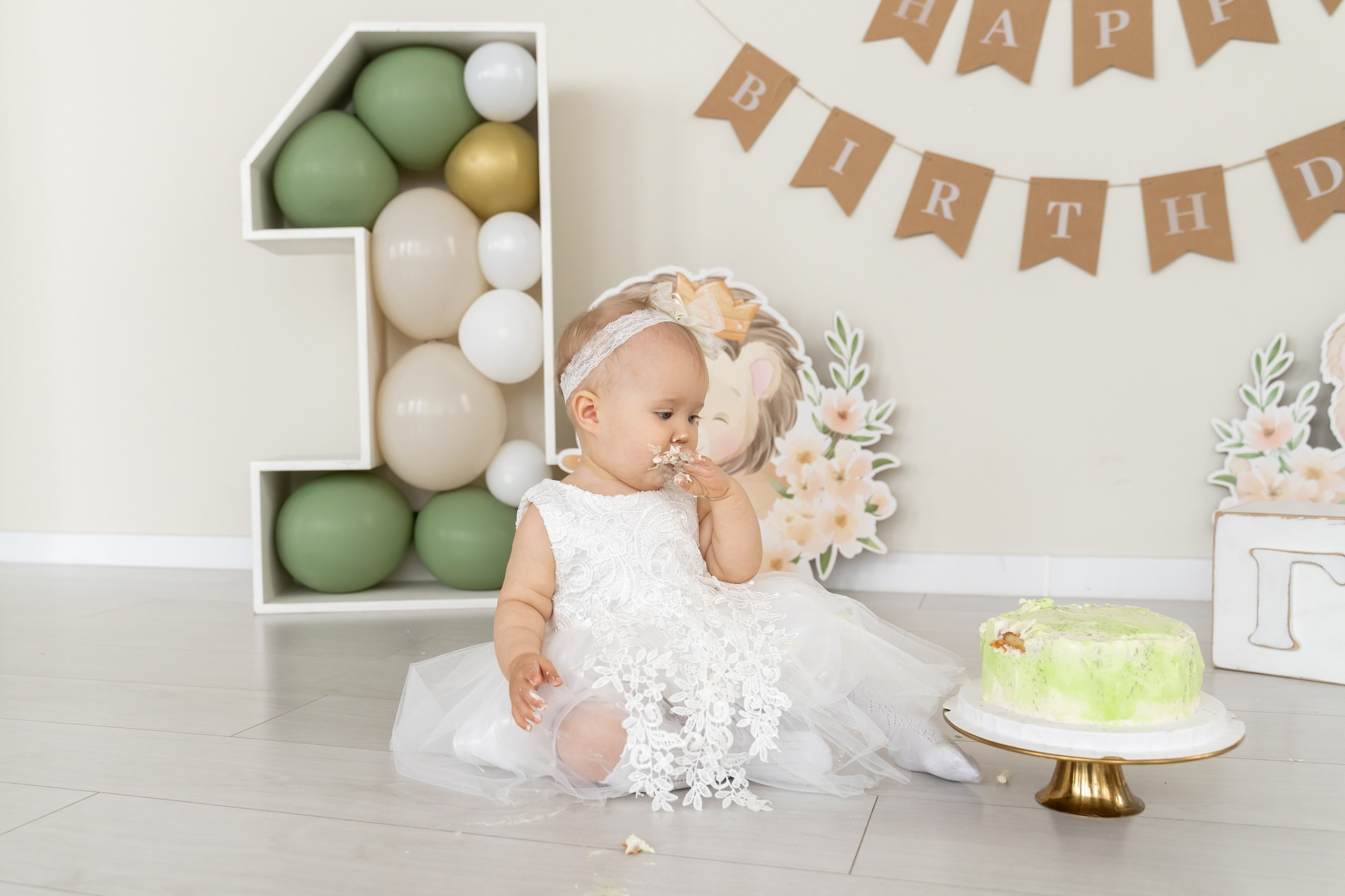 Cake smash. Фотостудия Малина в городе Улан-Удэ. Фотограф Ирина Жарникова