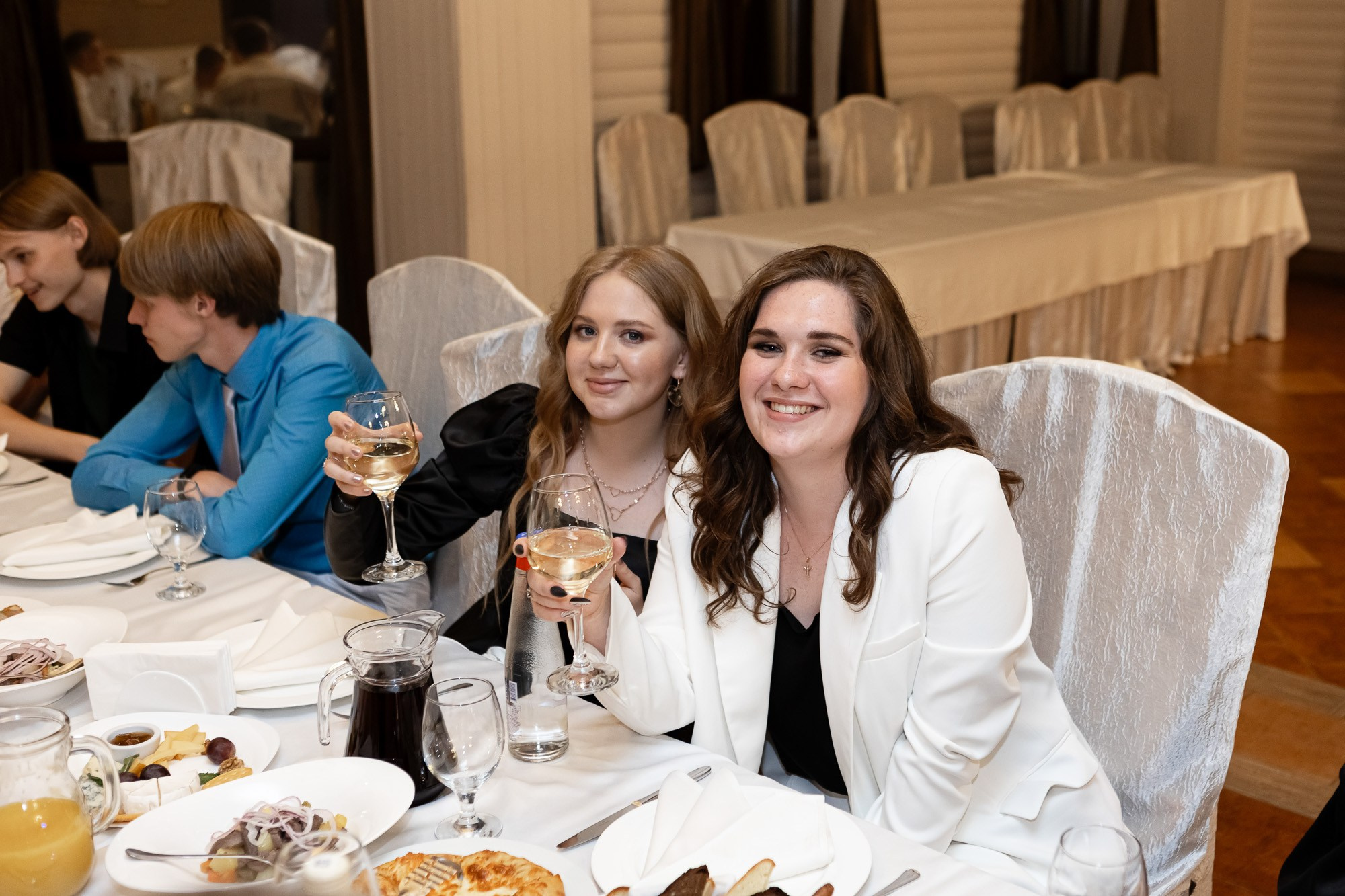 Фотосъёмка выпускного в школе. Свадебный фотограф, фотосъемка в Крыму, Севастополе, Симферополе, Ялте