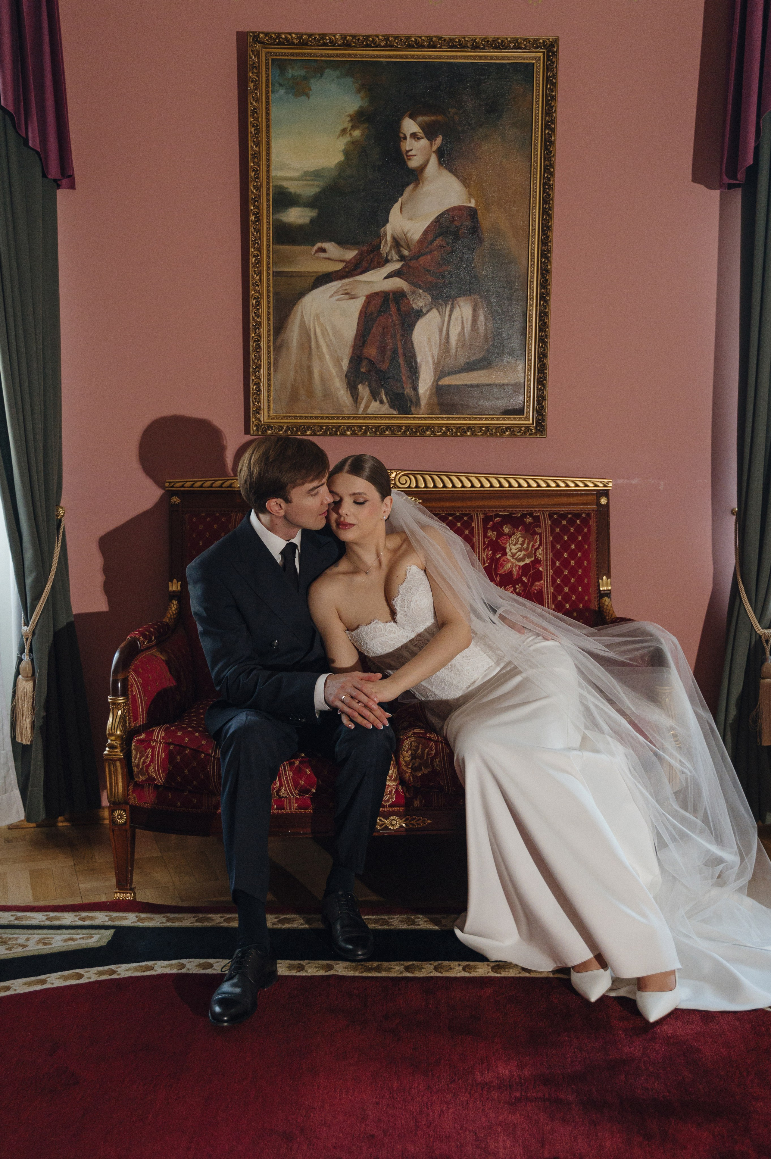 Дмитрий и Луиза. Гостиница Националь и ресторан Белуга. Свадебный фотограф Москва и Санкт-Петербург. Анастасия Чудина