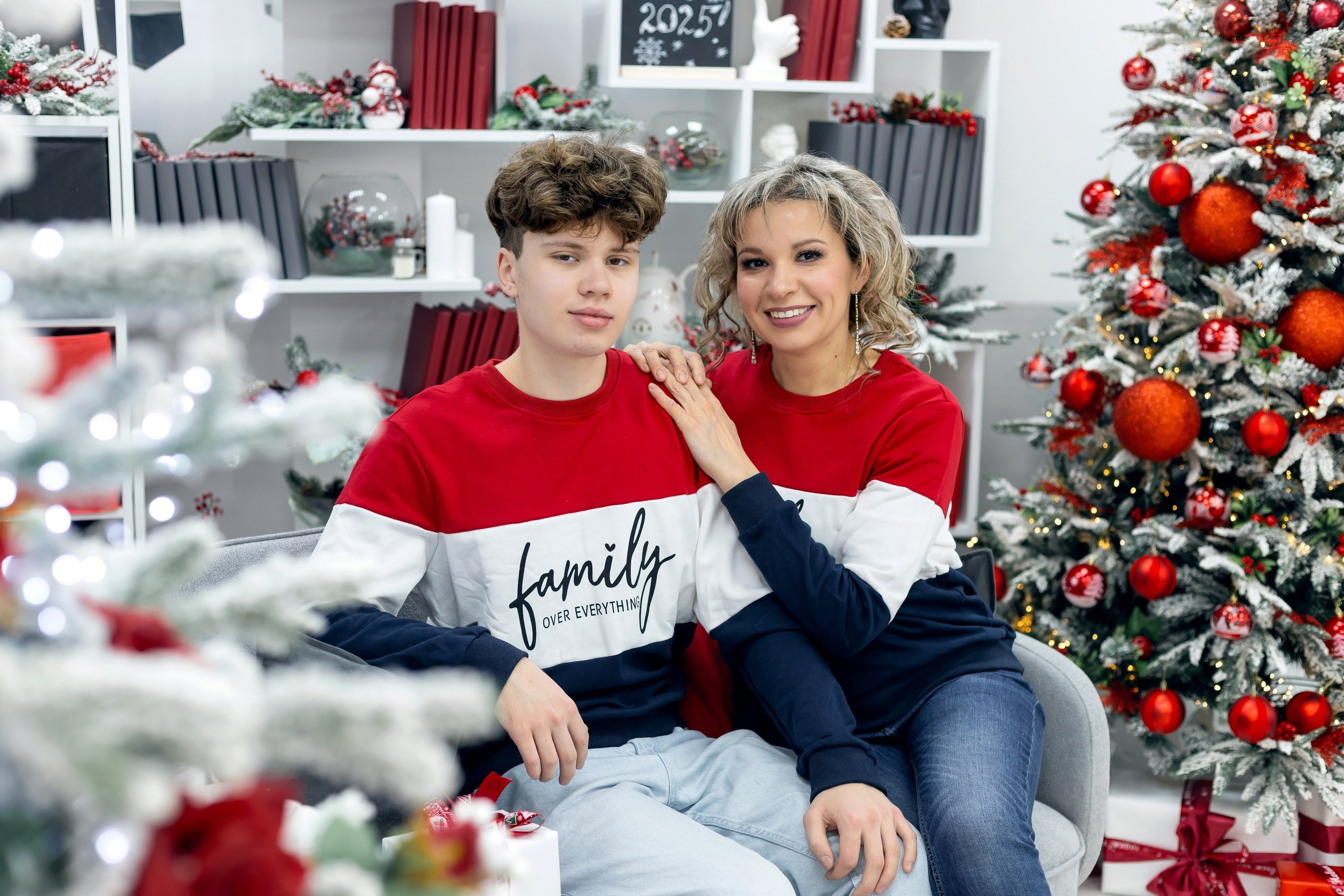 Семейная новогодняя фотосессия. Фотостудия «Олеся». Фотостудия в г. Верхняя Пышма