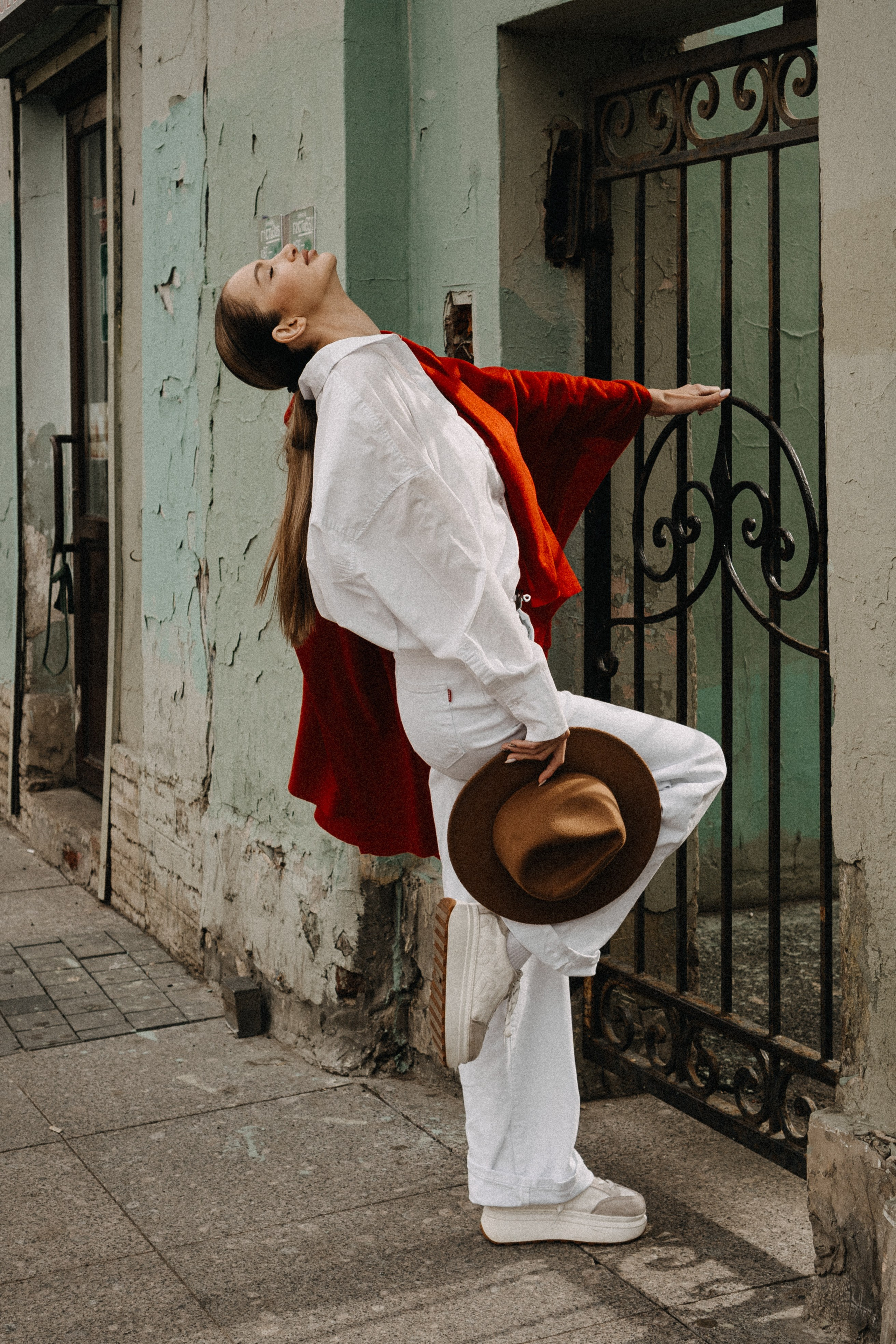 МЫ ГУЛЯЛИ ПРО КРЫШАМ ПИТЕРА. Профессиональный фотограф, Санкт-Петербург — Виктория Богомолова