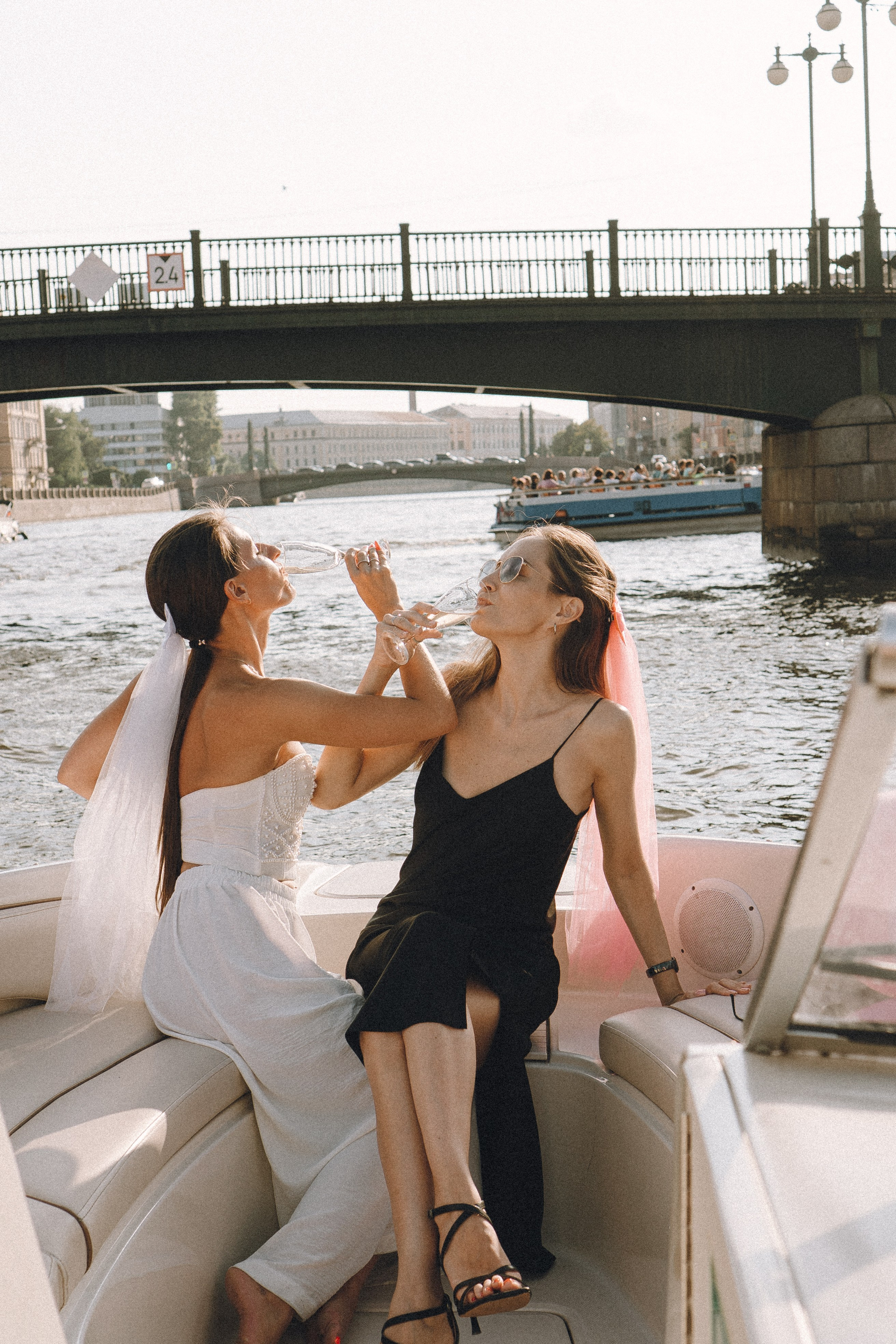 ДЕВИЧНИК НА КАТЕРЕ. Профессиональный фотограф, Санкт-Петербург — Виктория Богомолова