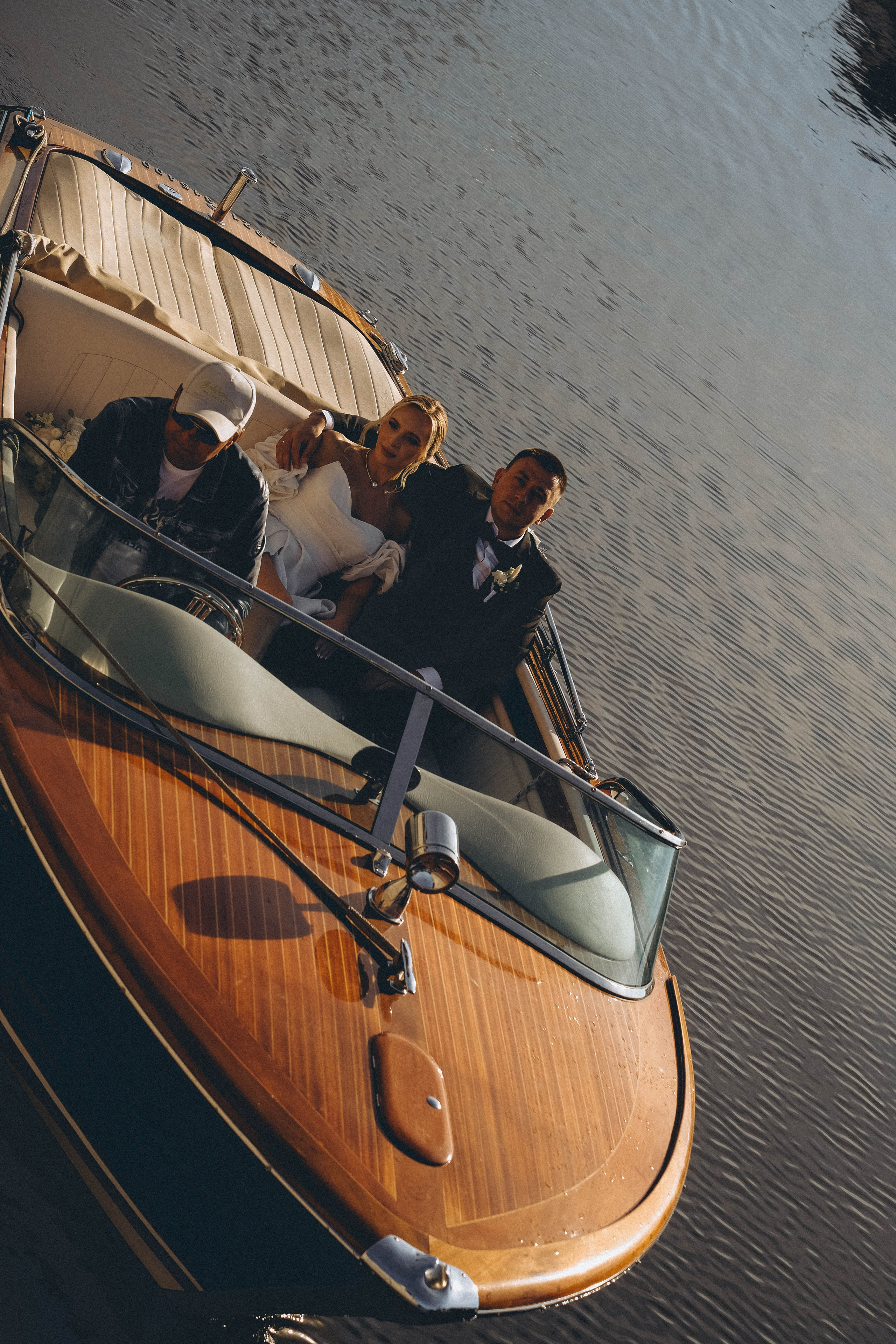 СВАДЕБГНАЯ ПРОГУЛКА ПО КАНАЛ САНКТ-ПЕТЕРБУРГА НА КАТЕРЕ. Профессиональный фотограф, Санкт-Петербург — Виктория Богомолова