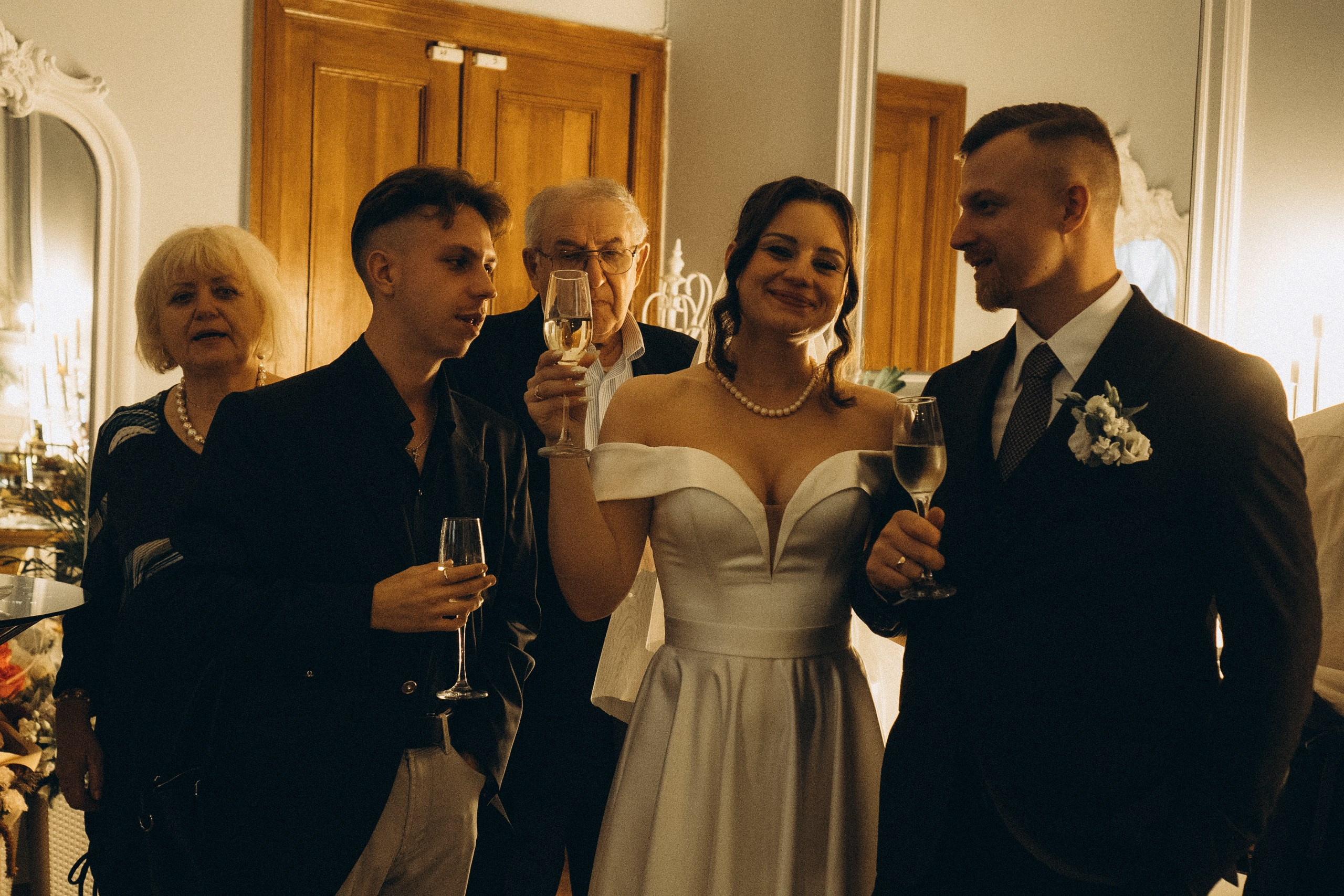 СЬЕМКА РЕПОРТАЖ В ЗАГСЕ (2 ДВОРЕЦ). Профессиональный фотограф, Санкт-Петербург — Виктория Богомолова