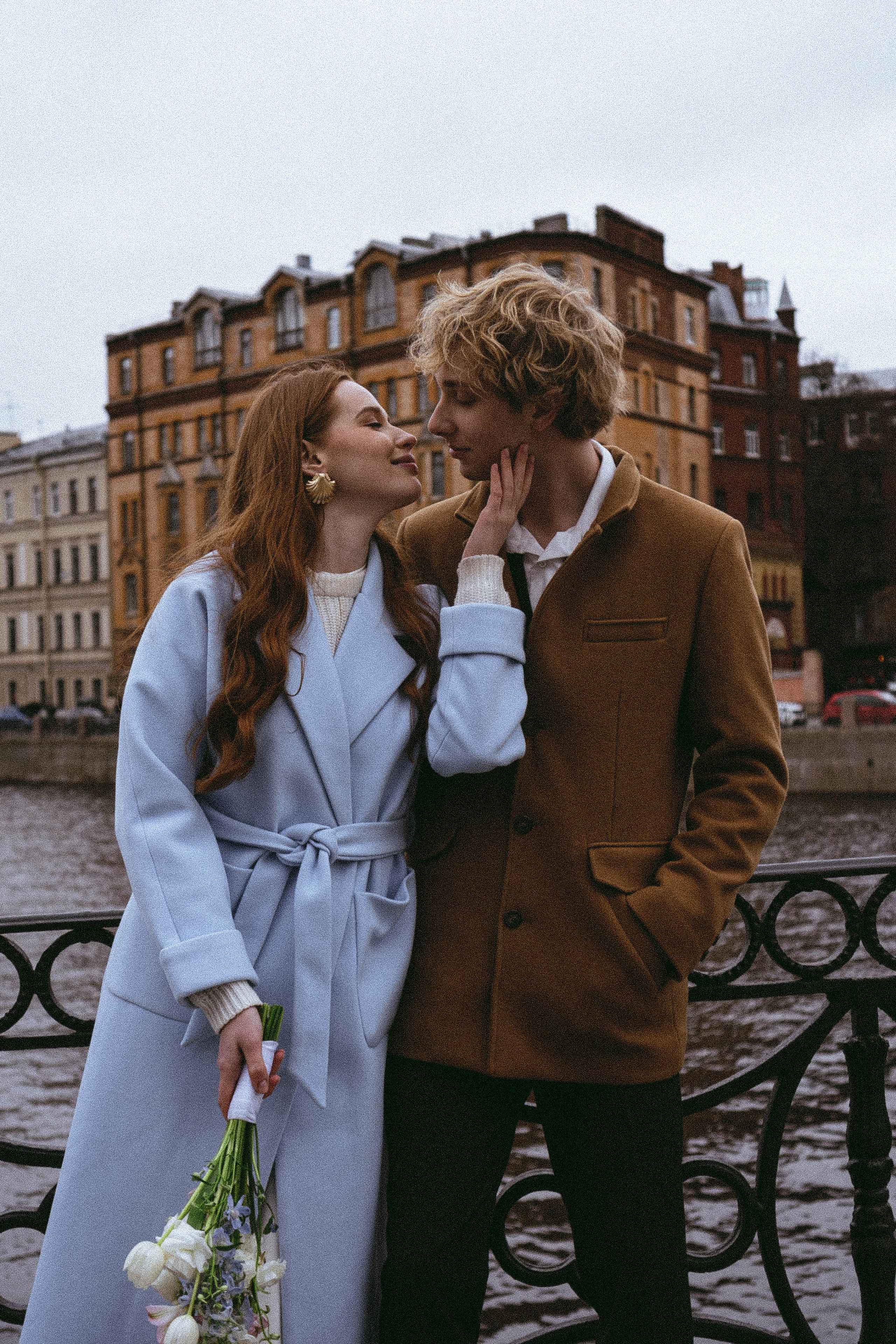 СВАДЕБНАЯ СЬЕМКА В ОТЕЛЕ. СБОРЫ ЖЕНИХА И НЕВЕСТЫ И ТАКЖЕ ТОР И ПОДГОТОВКА К ПРОГУЛКЕ И ПРОГУЛКА ПО ПЕТРОГРАДКЕ. Профессиональный фотограф, Санкт-Петербург — Виктория Богомолова