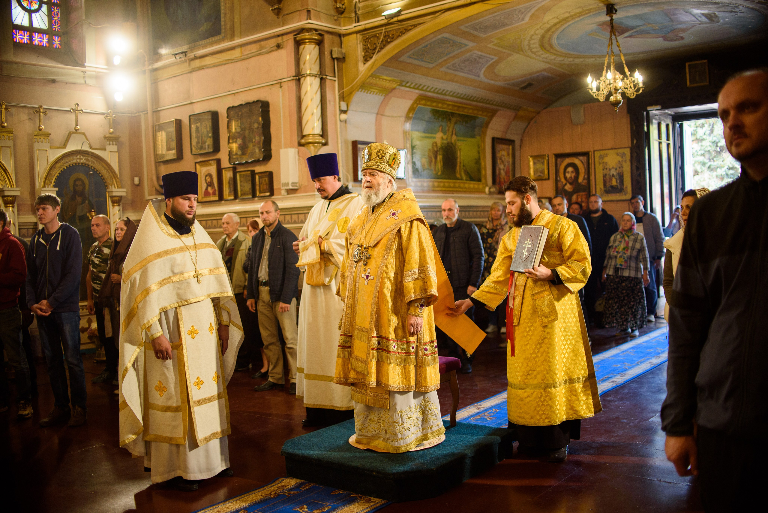Воскресная литургия 29.10.2023. Семейный и свадебный фотограф в Феодосии и Коктебеле