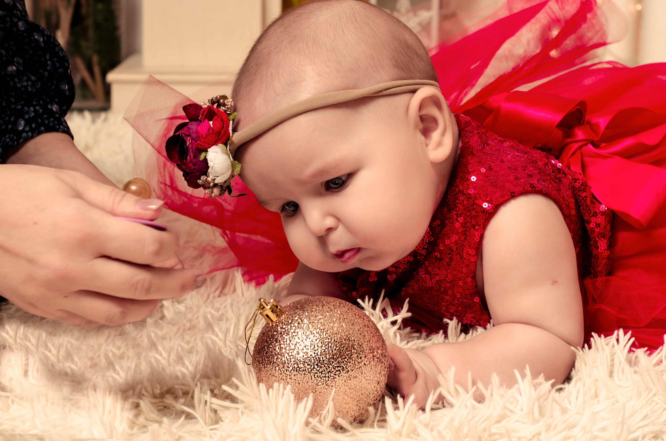 Фотоссесия  в тёмном и светлом ключе с огоньками на Новый год. Фотографы для фотосессий в Новосибирске