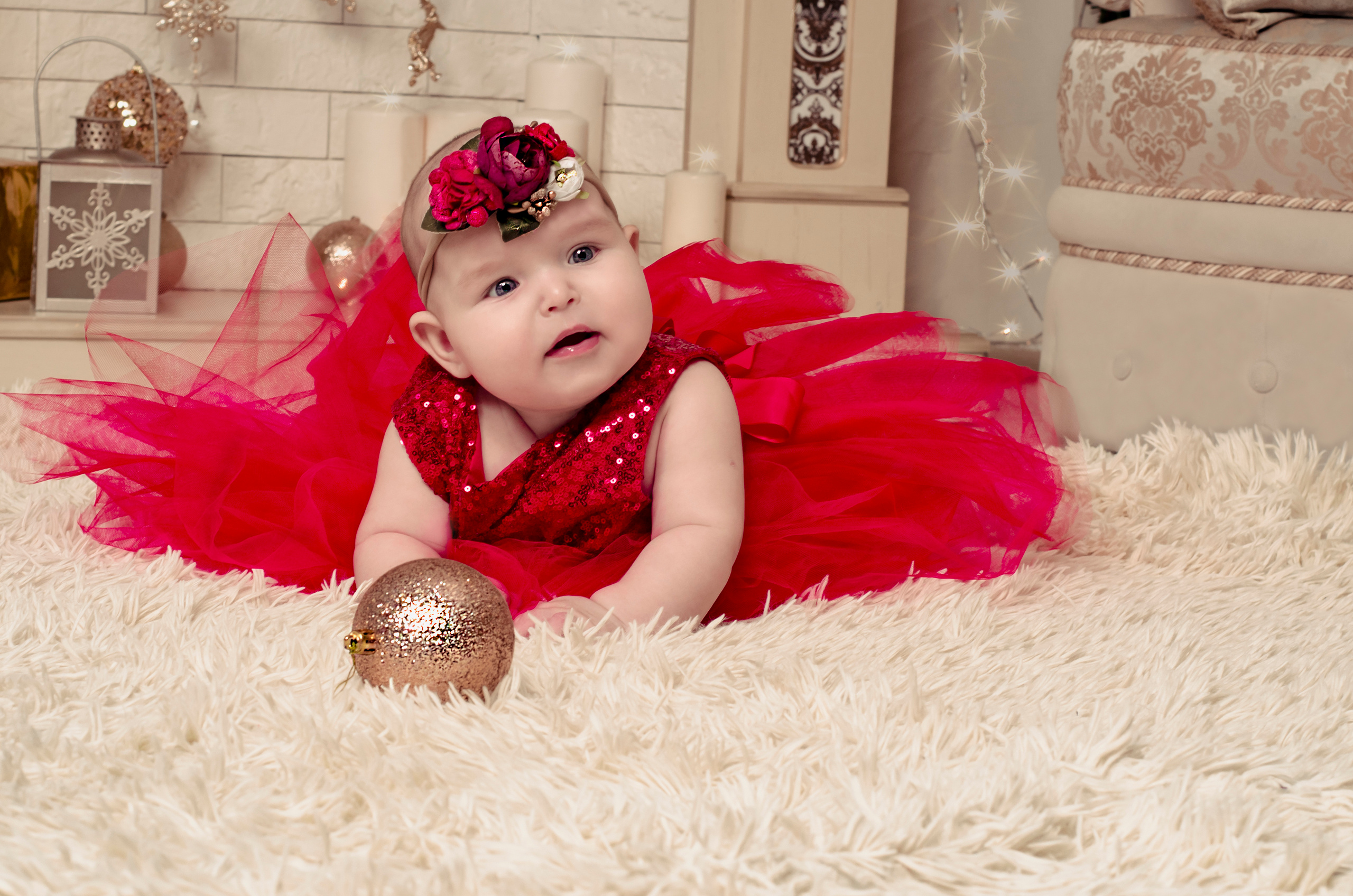 Фотоссесия  в тёмном и светлом ключе с огоньками на Новый год. Фотографы для фотосессий в Новосибирске