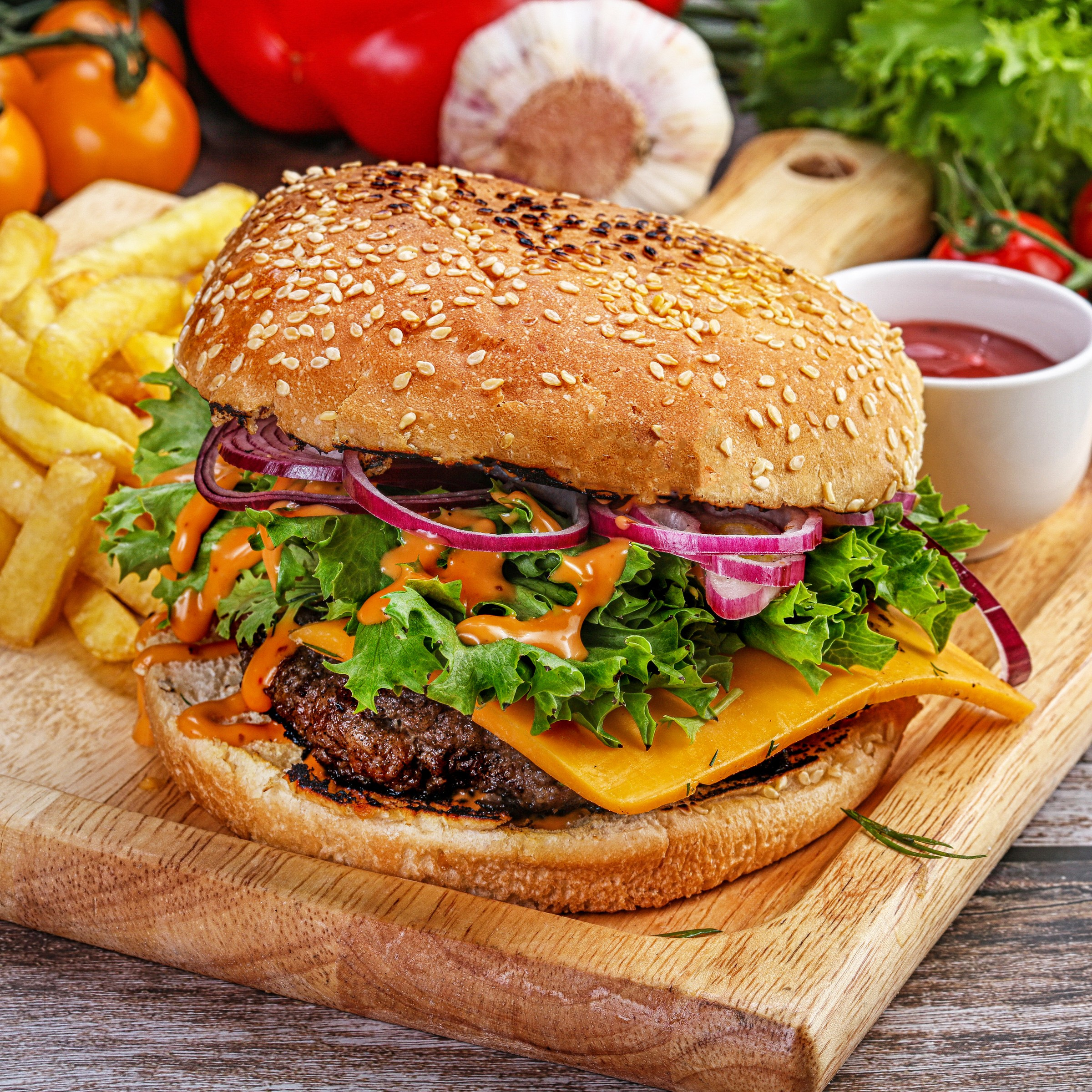 Фотосъемка бургеров и гамбургеров. Заказ по тел.: +7 (906) 006-90-22. Фуд-фотограф Андрей Старостин — съемка еды в Москве. 9000 руб. в час